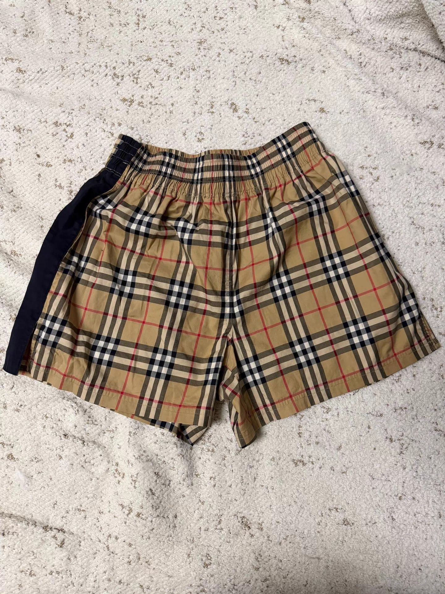 Burberry Burberry Check Unworn Shorts UK8 Size 28" / US 6 / IT 42 - 1 Thumbnail