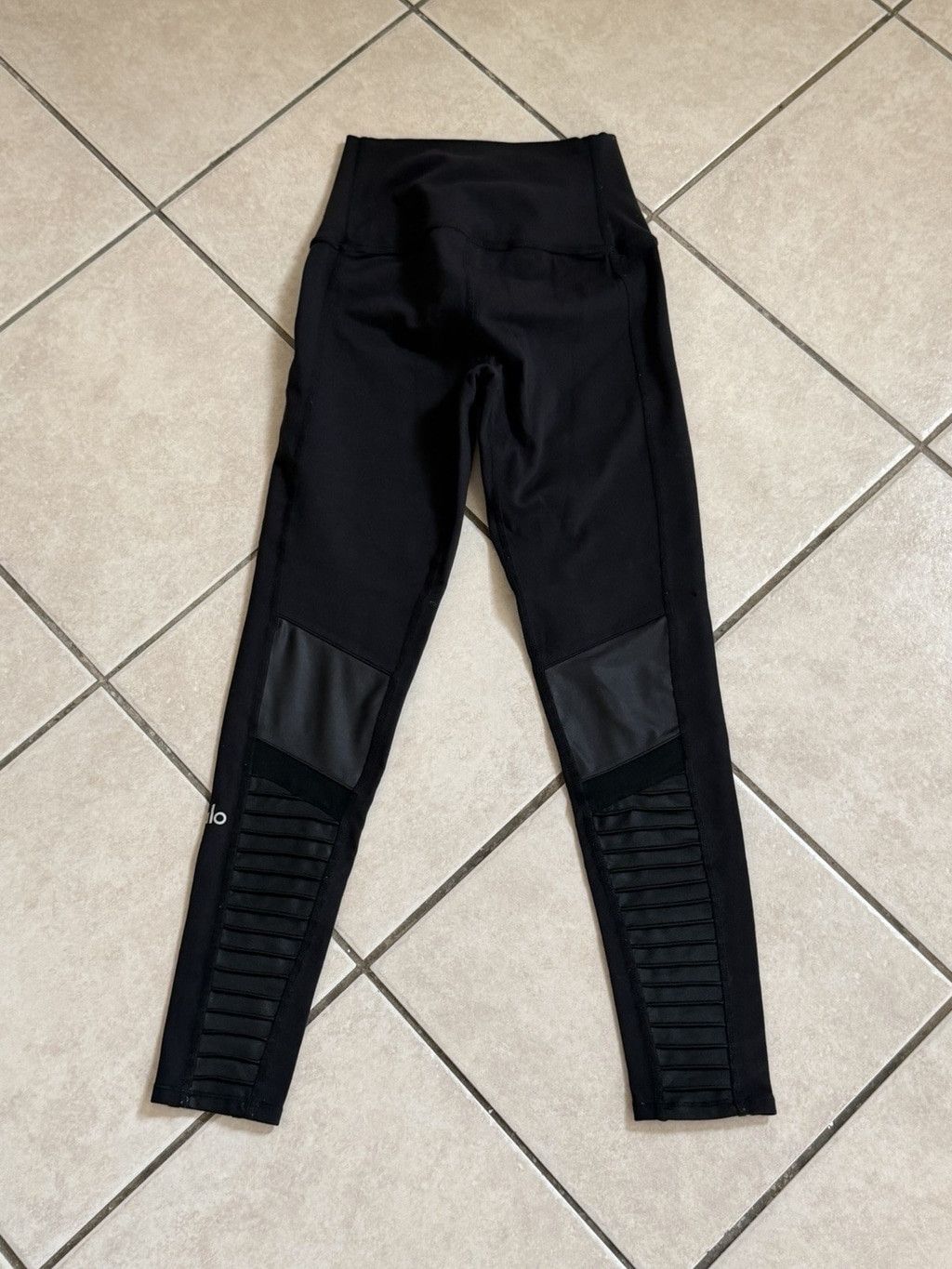 Alo Yoga ALO YOGA HIGH WAIST MOTO LEGGING 24.5”BLACK COLOR SIZE XXS Size 24" / US 00 / IT 34 - 2 Thumbnail