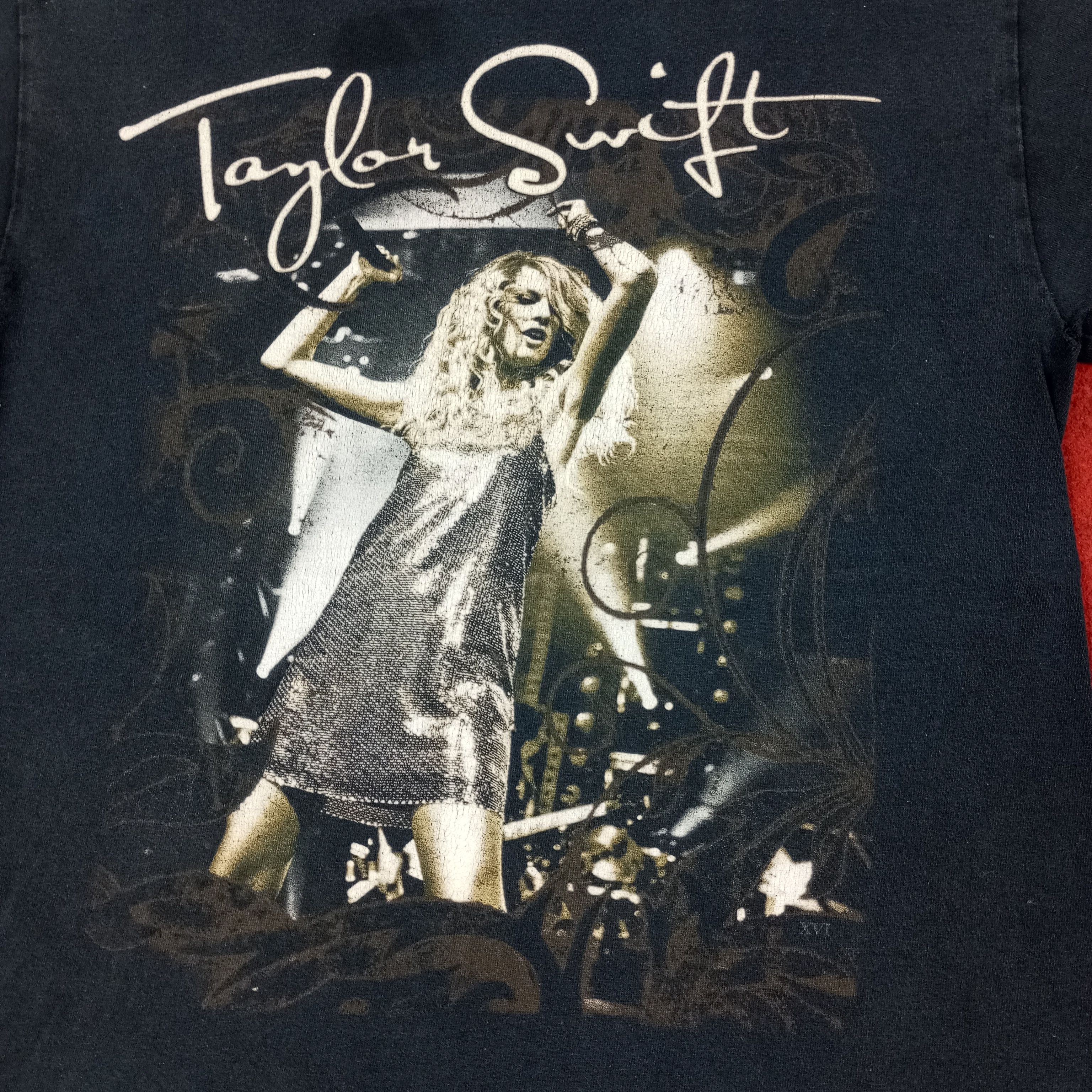 Band Tees Taylor Swift Singer Music Tour Tshirt c249n72 Size US S / EU 44-46 / 1 - 2 Thumbnail