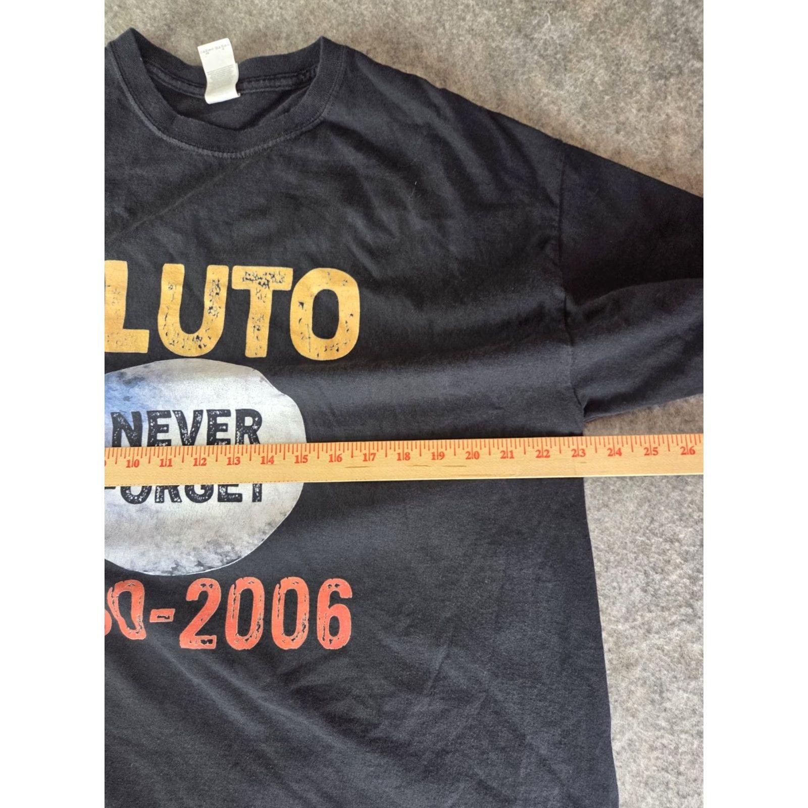 Port & Company Port & Company T-Shirt Pluto Graphic Print Unisex XL Black Short Sleeve Crew Neck 2000s 00s Space Funny Size US XL / EU 56 / 4 - 5 Thumbnail
