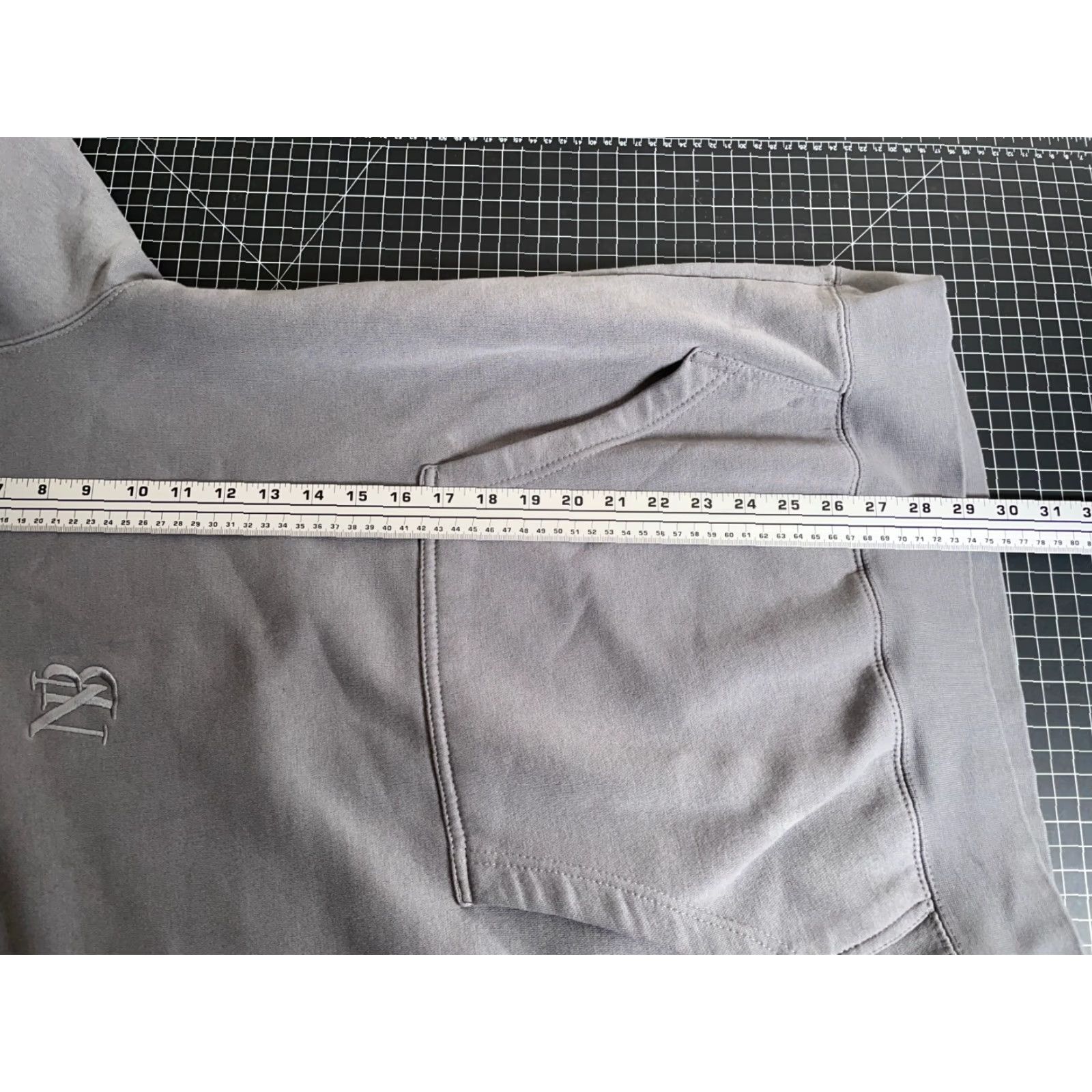 Vintage Nelk Boys Embroidered Hoodie Adult Medium Gray Sweatshirt Drawstring Pocket Size US M / EU 48-50 / 2 - 6 Thumbnail