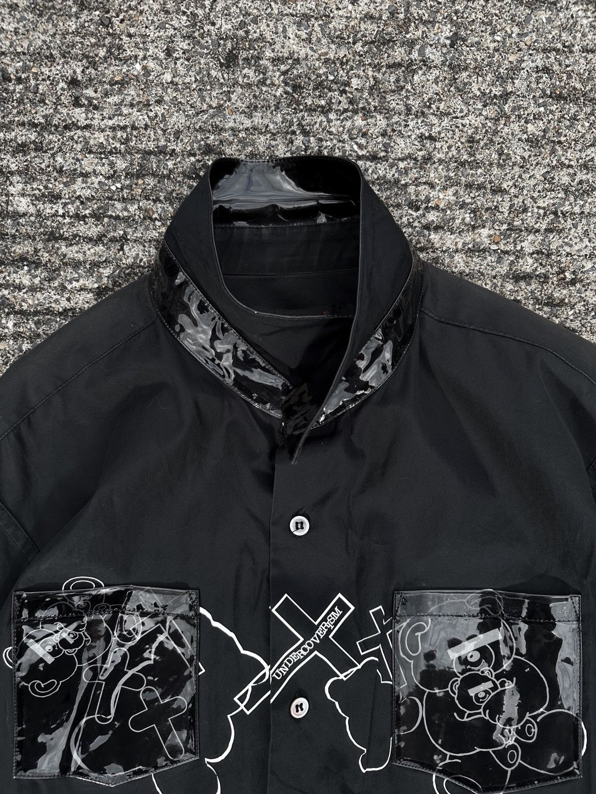 Undercover Undercover AW02 Cross Bear PVC Black Shirt Size US M / EU 48-50 / 2 - 3 Thumbnail