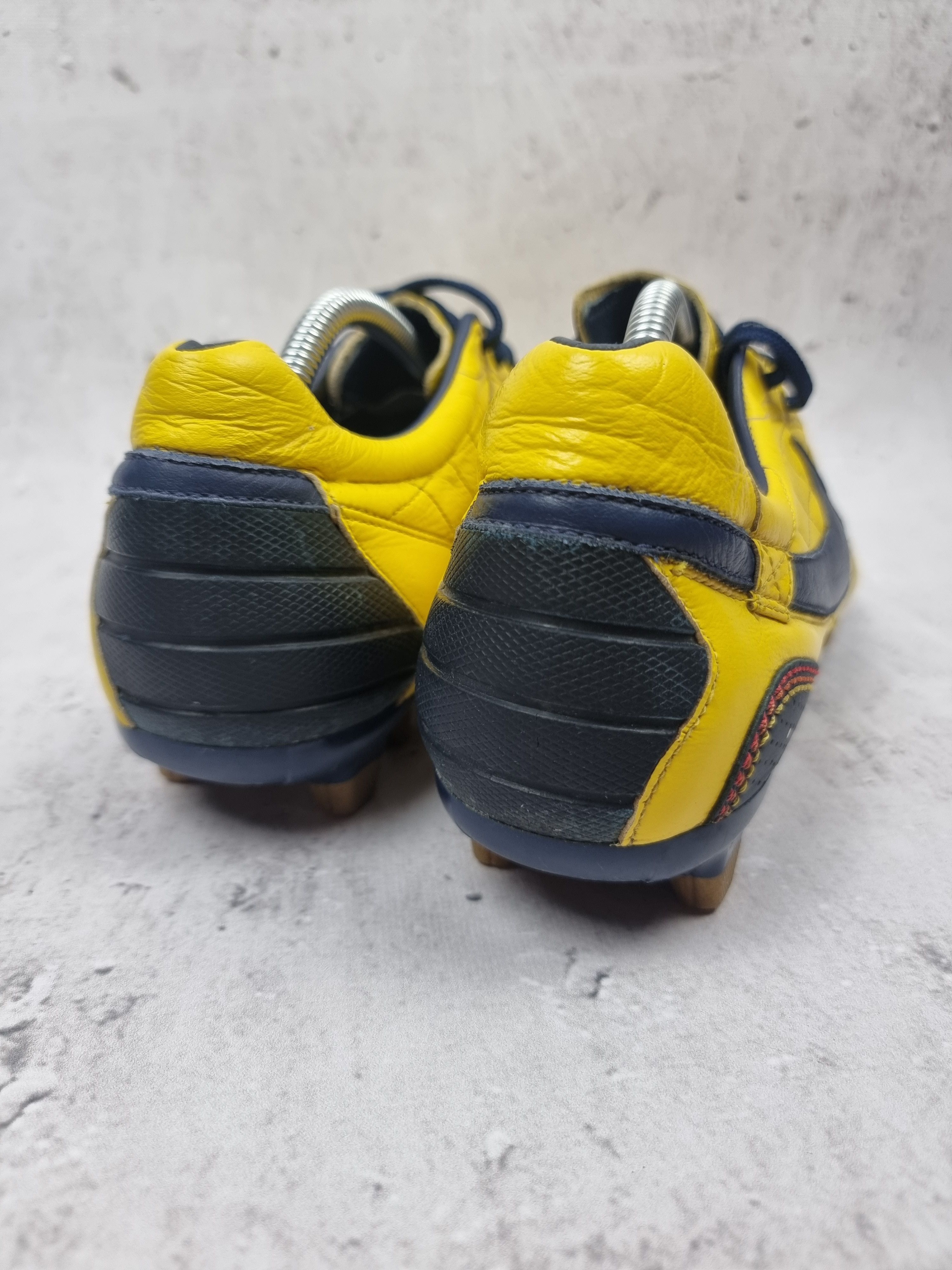 Nike Football shoes nike 44 Ronaldinho r10 vintage rare Size US 11 / EU 44 - 6 Thumbnail