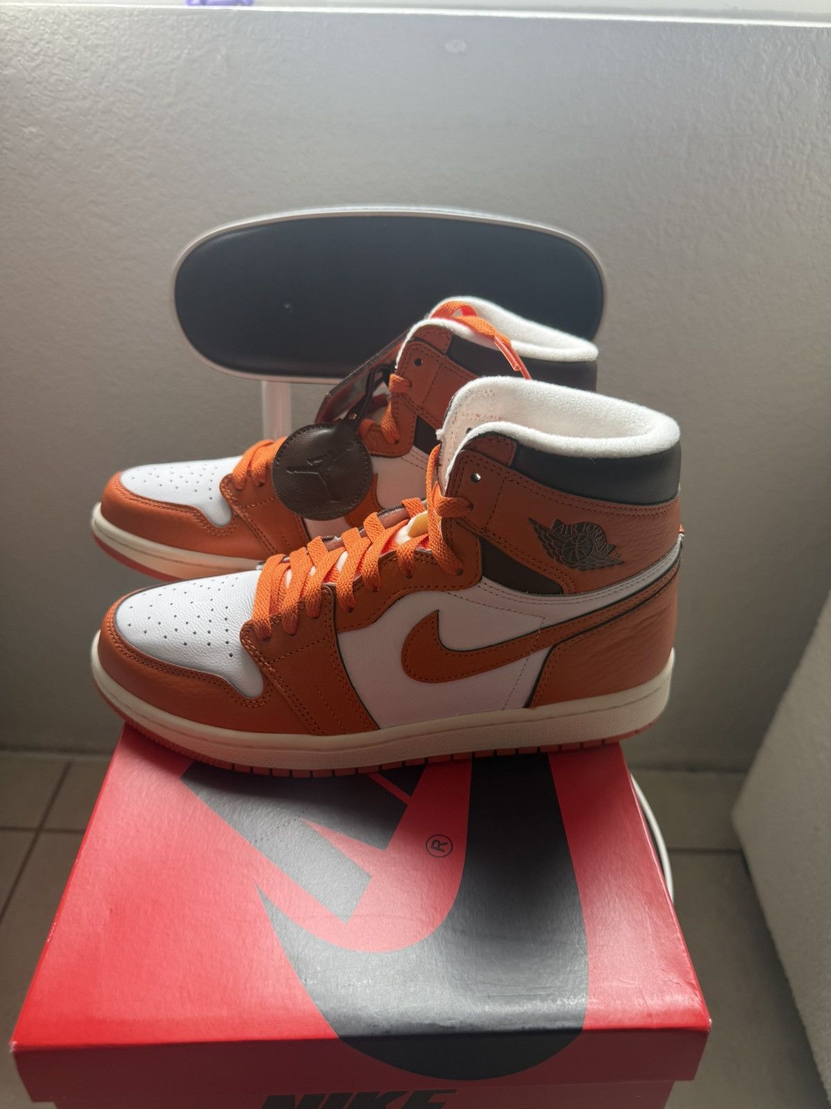 Nike Jordan 1 Retro High OG Starfish Size US 9 / IT 39 - 3 Thumbnail