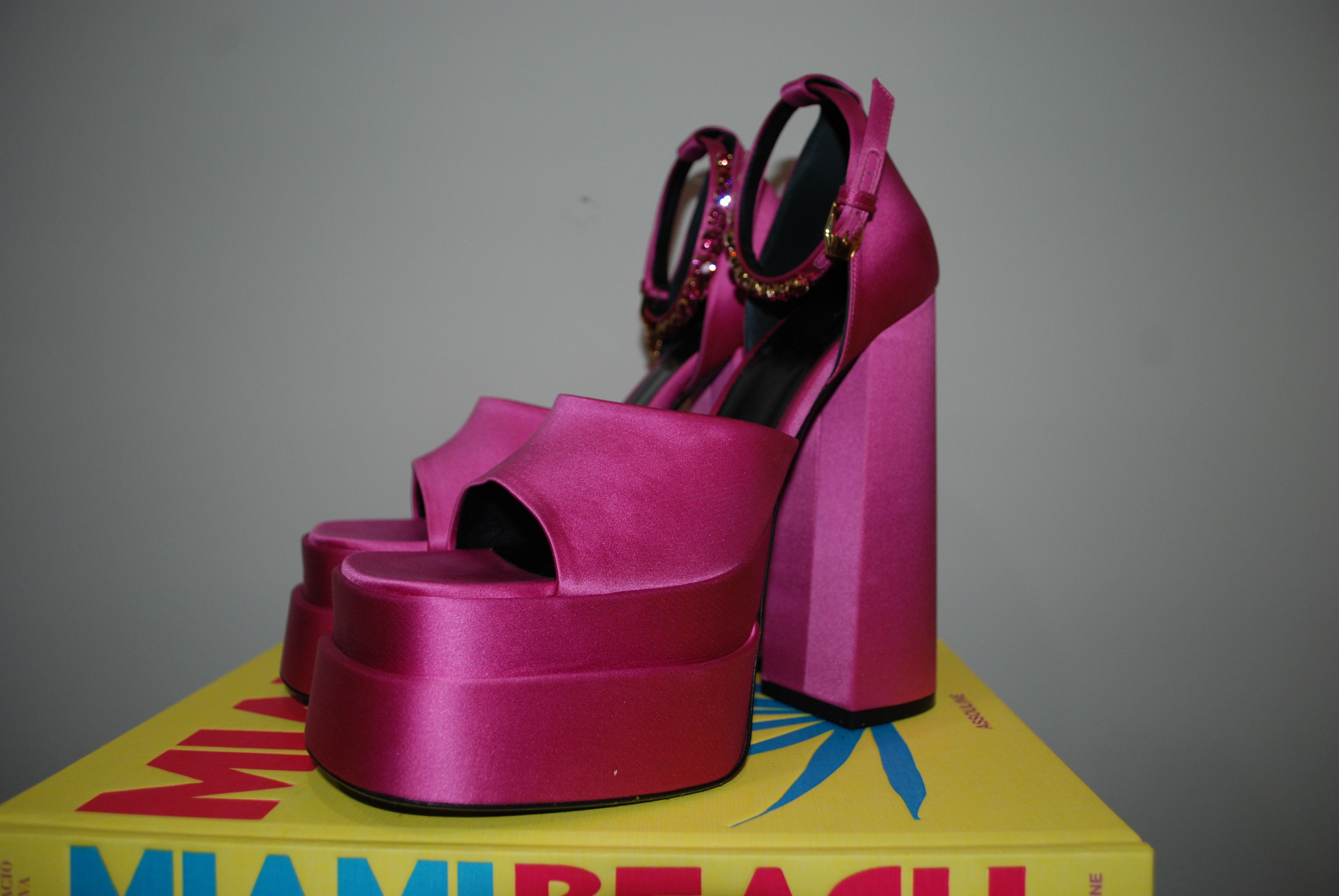 Versace Versace Medusa Head charm platform sandals Size US 10 / IT 40 - 2 Thumbnail