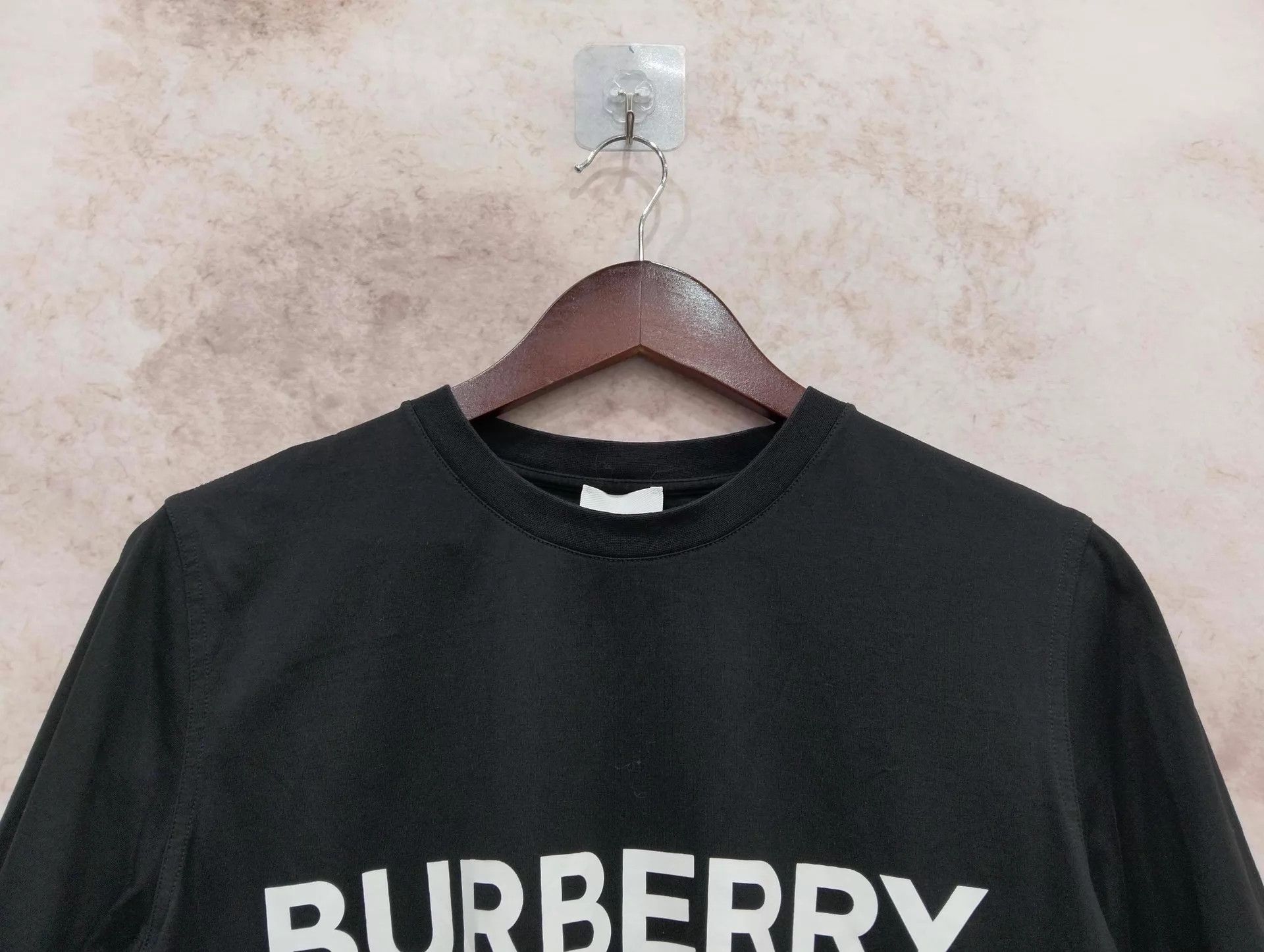 Burberry Burberry Chest Logo Black Short Sleeve L Size L / US 10 / IT 46 - 8 Thumbnail