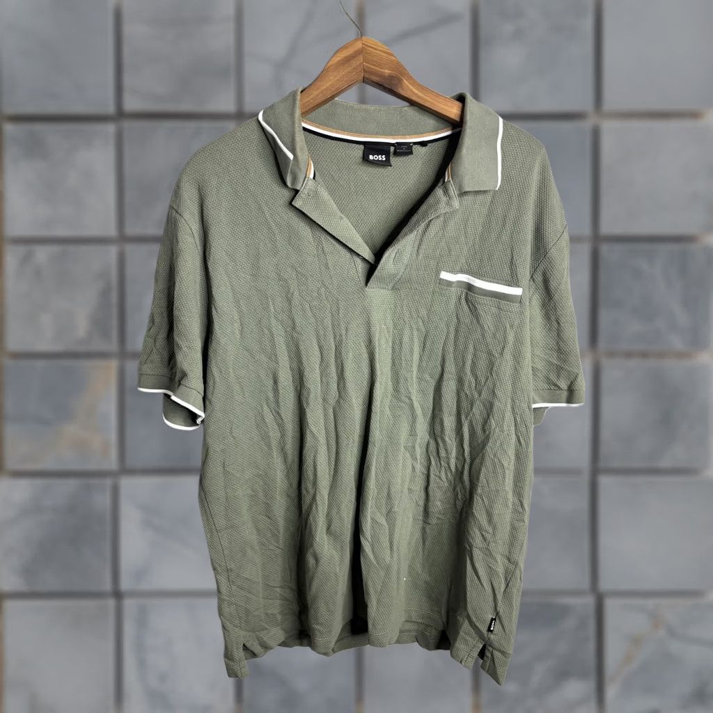 Hugo Boss HUGO BOSS Shirt Mens XL Green Polo Pique Contrast Piping Short Sleeve Size US XL / EU 56 / 4 - 1 Thumbnail