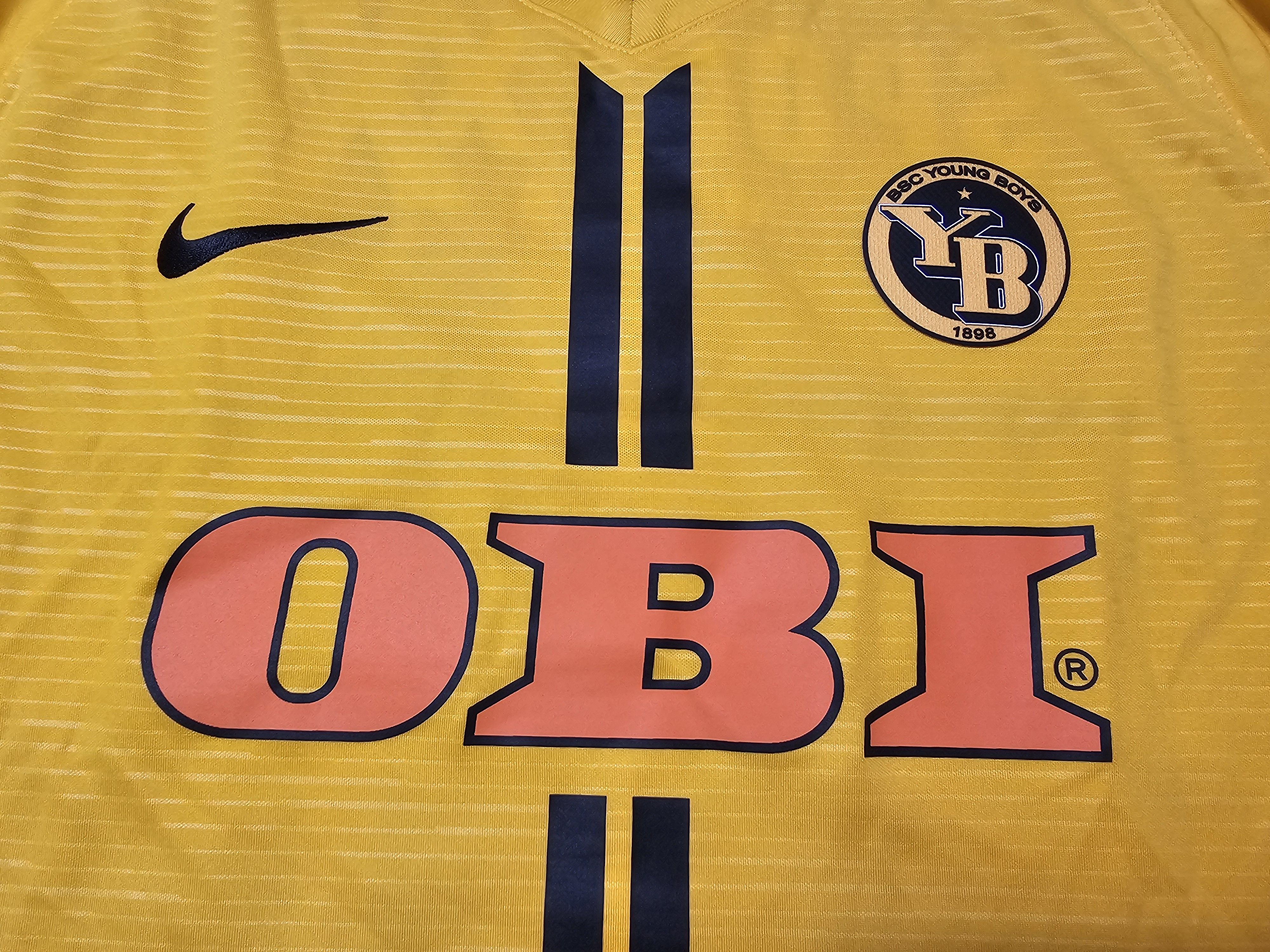 Nike YOUNG BOYS 2018 2019 HOME FOOTBALL SHIRT SOCCER JERSEY Size US XXL / EU 58 / 5 - 3 Thumbnail