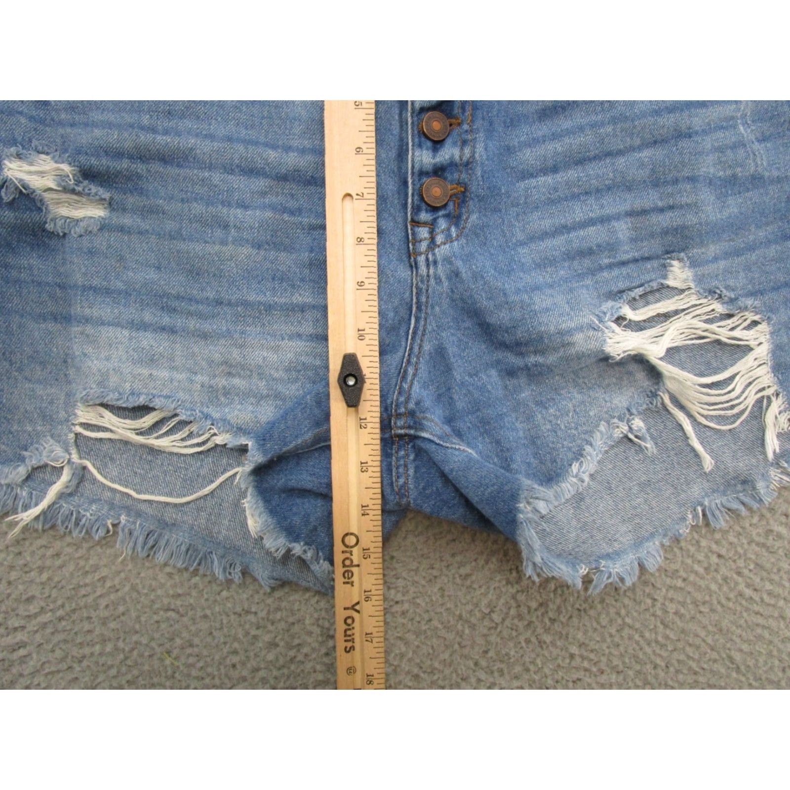 Vintage VINTAGE KanCan Women’s Denim Shorts Distressed Cut-Off Raw He Blue 5-Pocket Zipper Button Logo Summer Casual Regular Size 13/30 Size 34" / US 12 / IT 48 - 7 Thumbnail