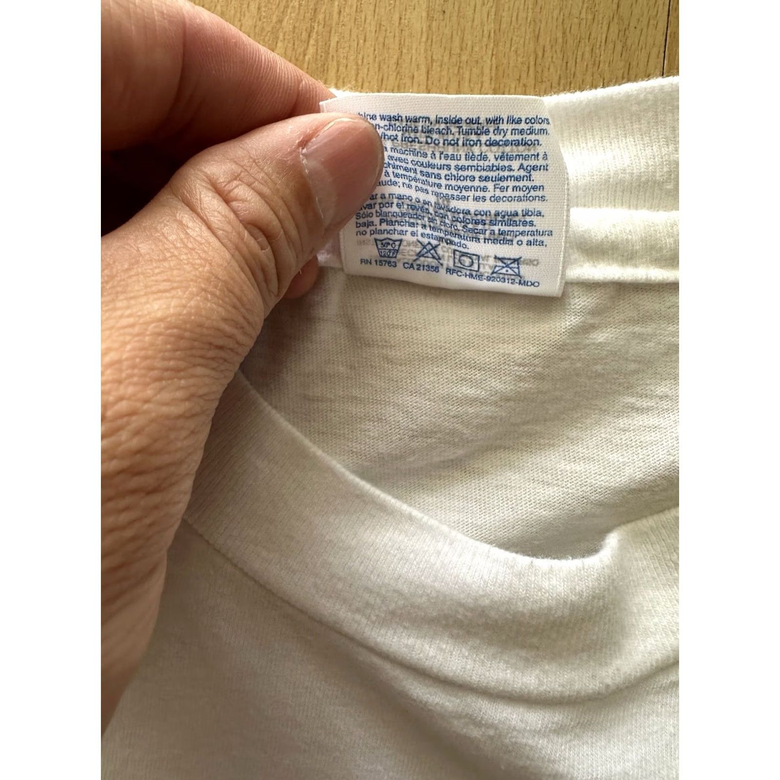 Hanes VINTAGE Disney Blizzard Beach Grand Opening No Fooling T-shirt Size XL White 90s Mens Size US XL / EU 56 / 4 - 6 Thumbnail
