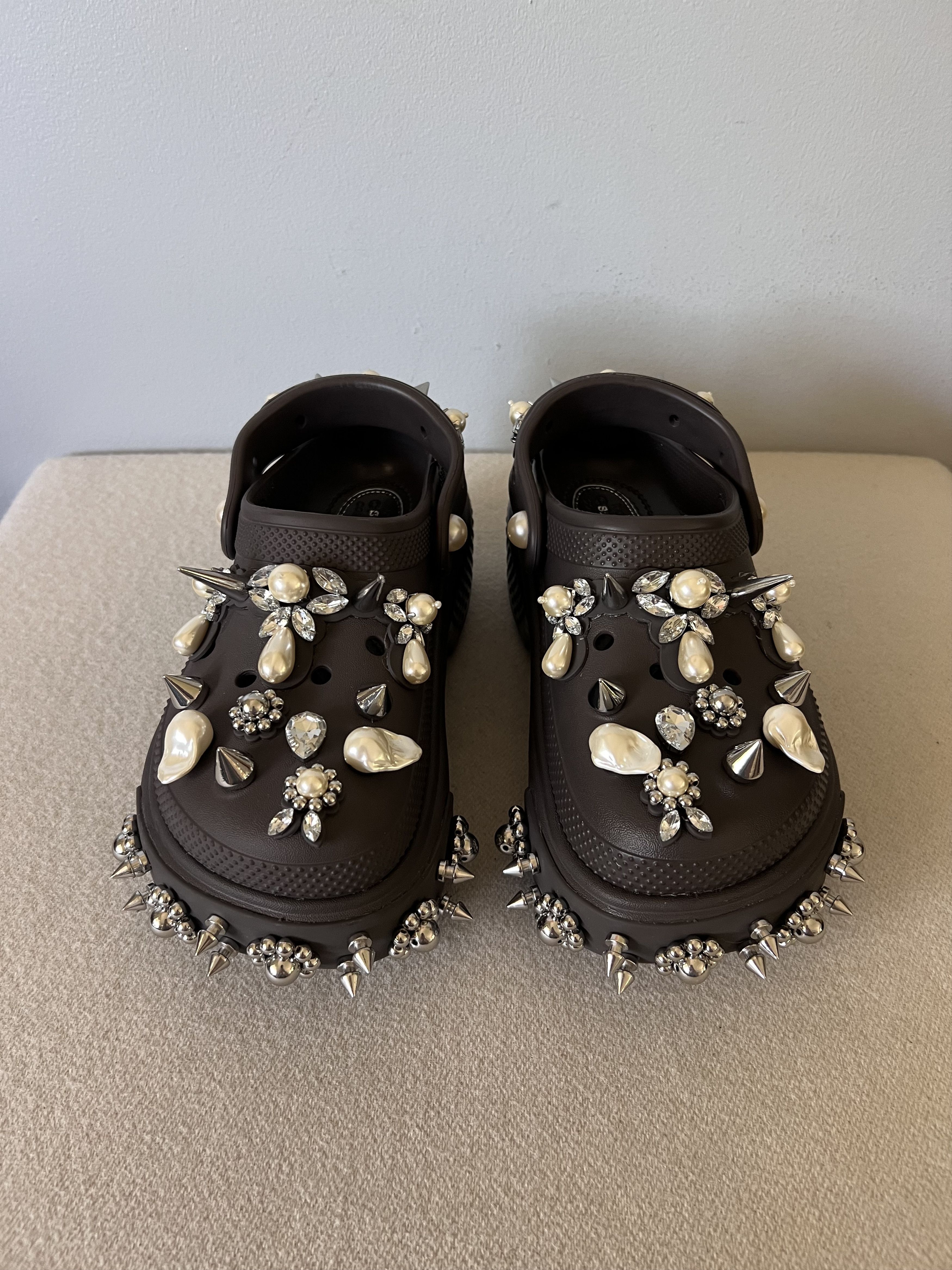 靴 SIMONE ROCHA CROCS STOMP CLOG ESPRESSO simone-rocha-x-crocs-stomp-