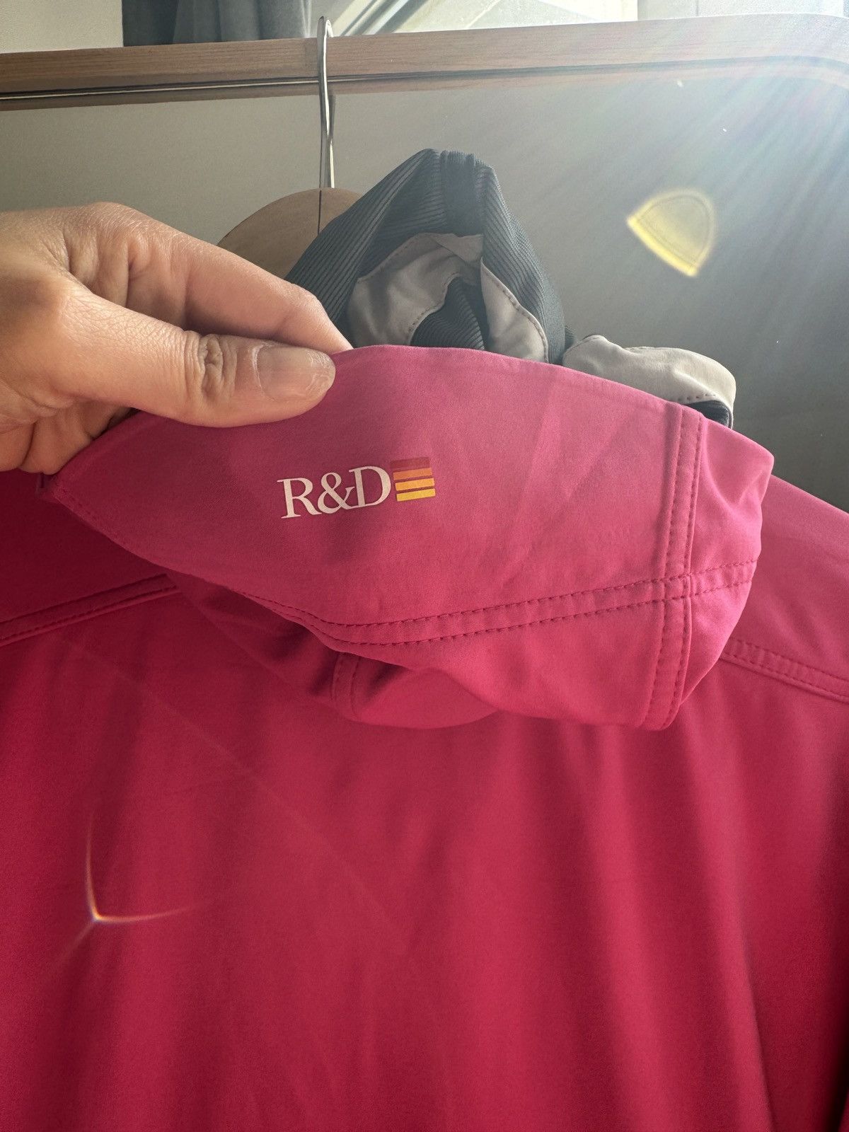 Peak Performance Peak Performance Softshell Jacket – Magenta – Size L Size L / US 10 / IT 46 - 11 Thumbnail