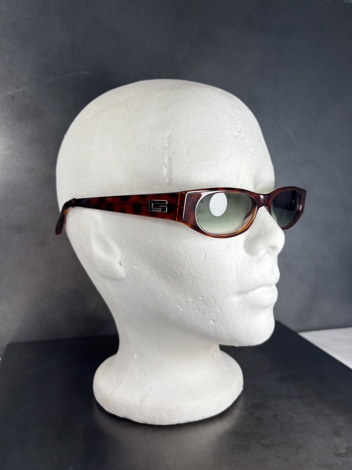 Y2K Gucci Sunglasses 2000s Vintage G Logo Mini 90s Cat Eye