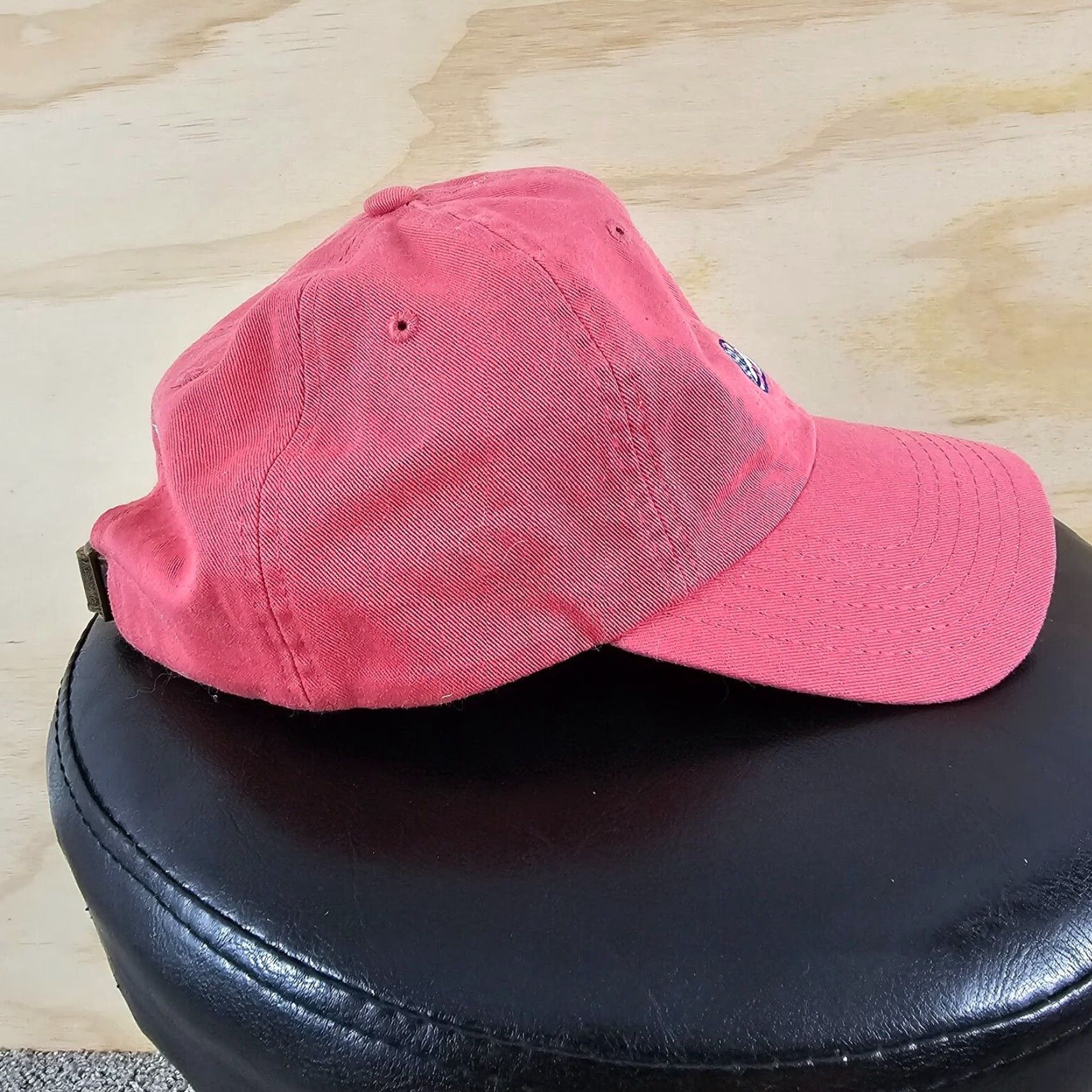 Vineyard Vines VINTAGE Vineyard Vines Hat Cap Strap Back One Size Pink USA Flag Stripes Cotton Baseball Cap Women OSFA Size ONE SIZE - 4 Thumbnail