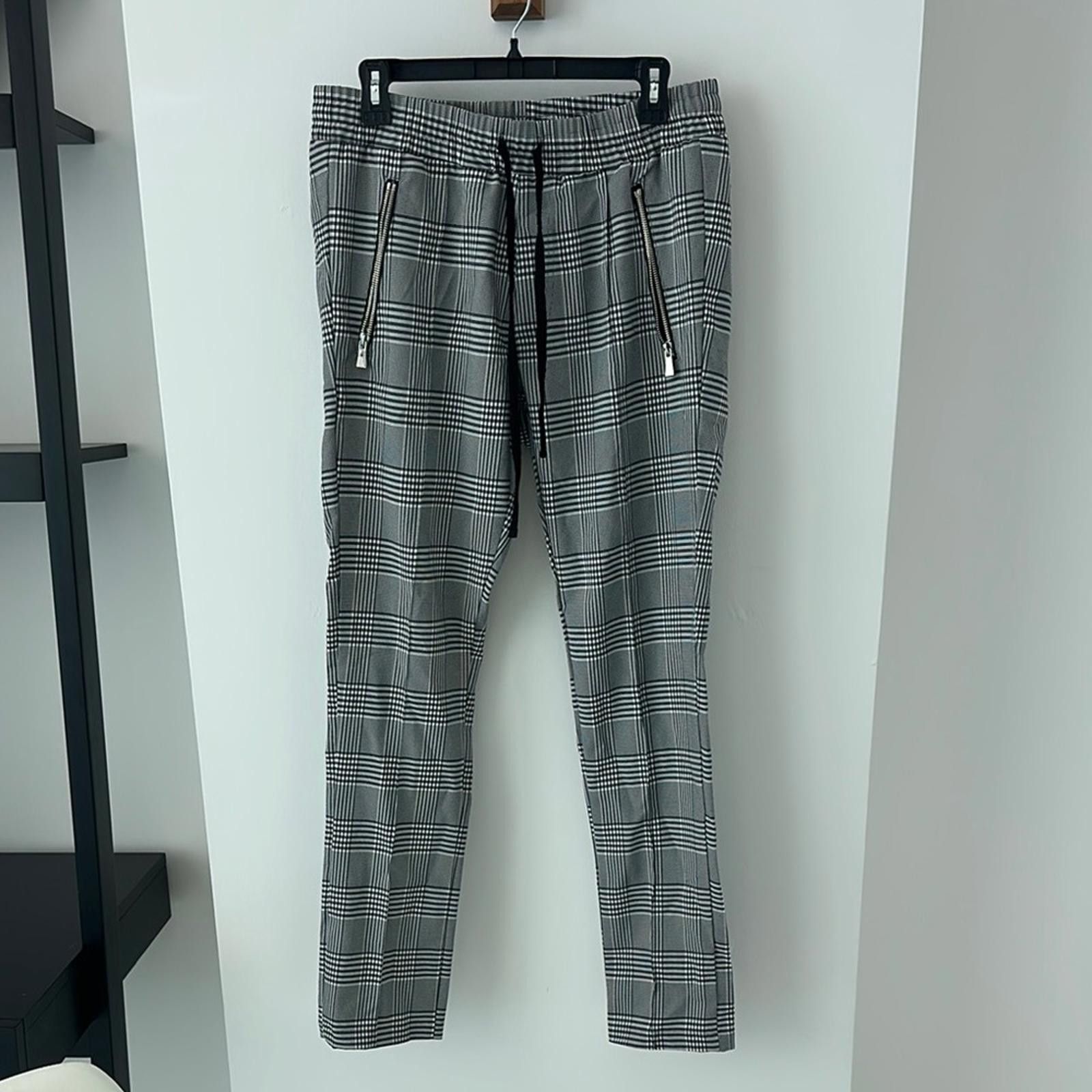 Designer Gray Chinos with Tailored Fit and Classic Style Size US 36 / EU 52 - 1 Thumbnail