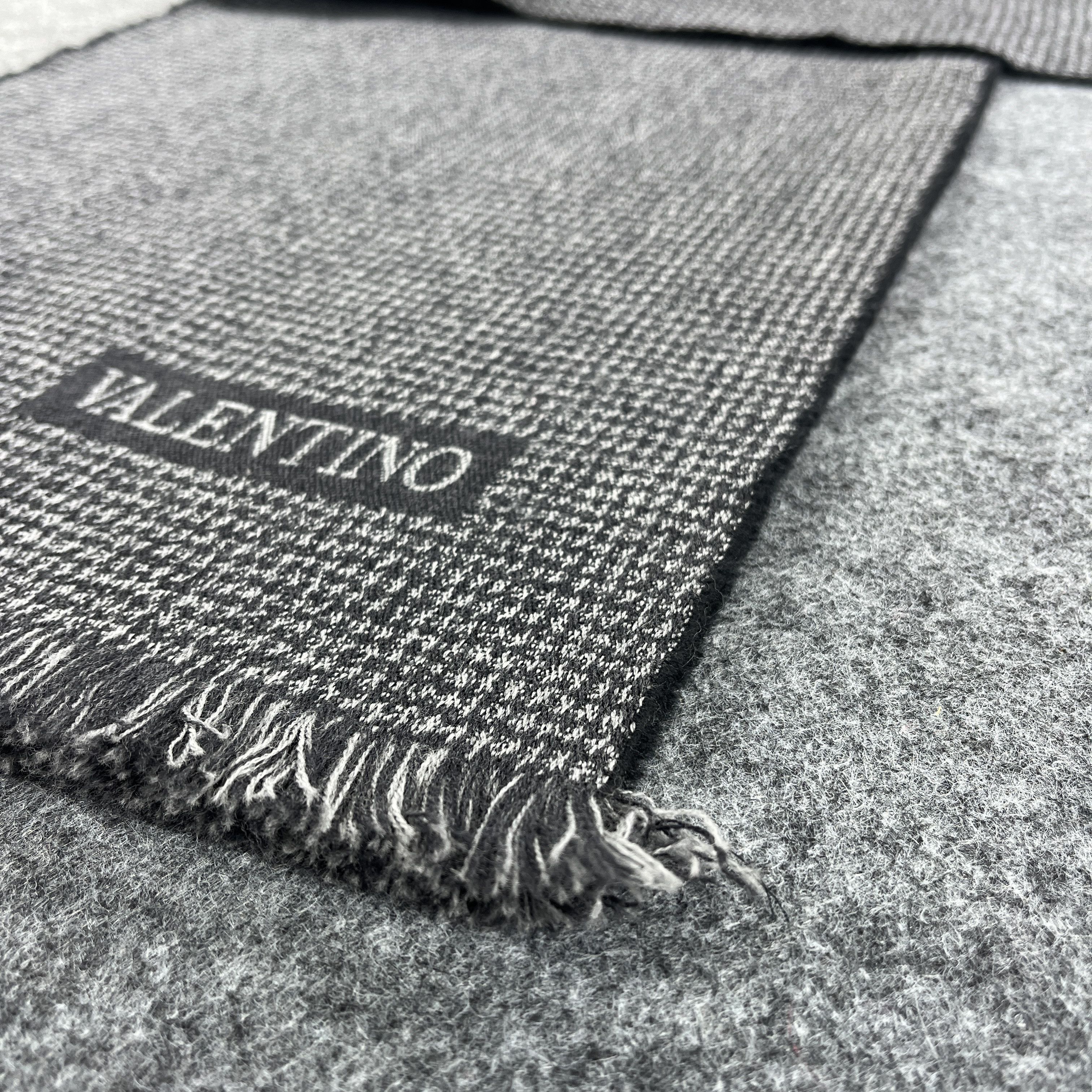 Valentino Valentino Scarf / Muffler / Neckwear T1318 Size ONE SIZE - 12 Thumbnail