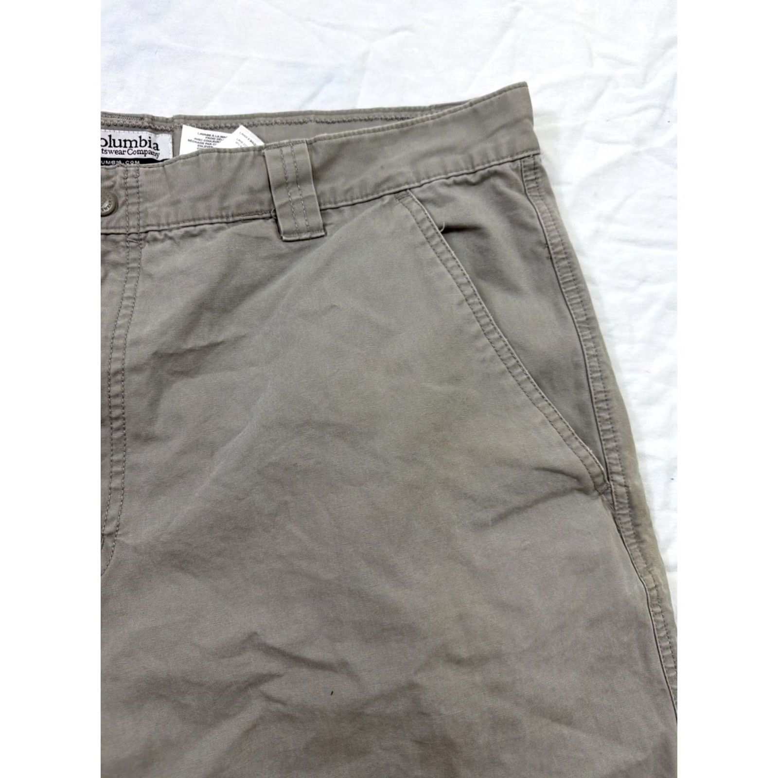 Vintage Columbia Cargo Shorts Mens 38x9 Gray Cotton Canvas Cargo Pocket Zip Flat Front Regular Rise 9in Sz 38 Shirt? Size US 38 / EU 54 - 5 Thumbnail