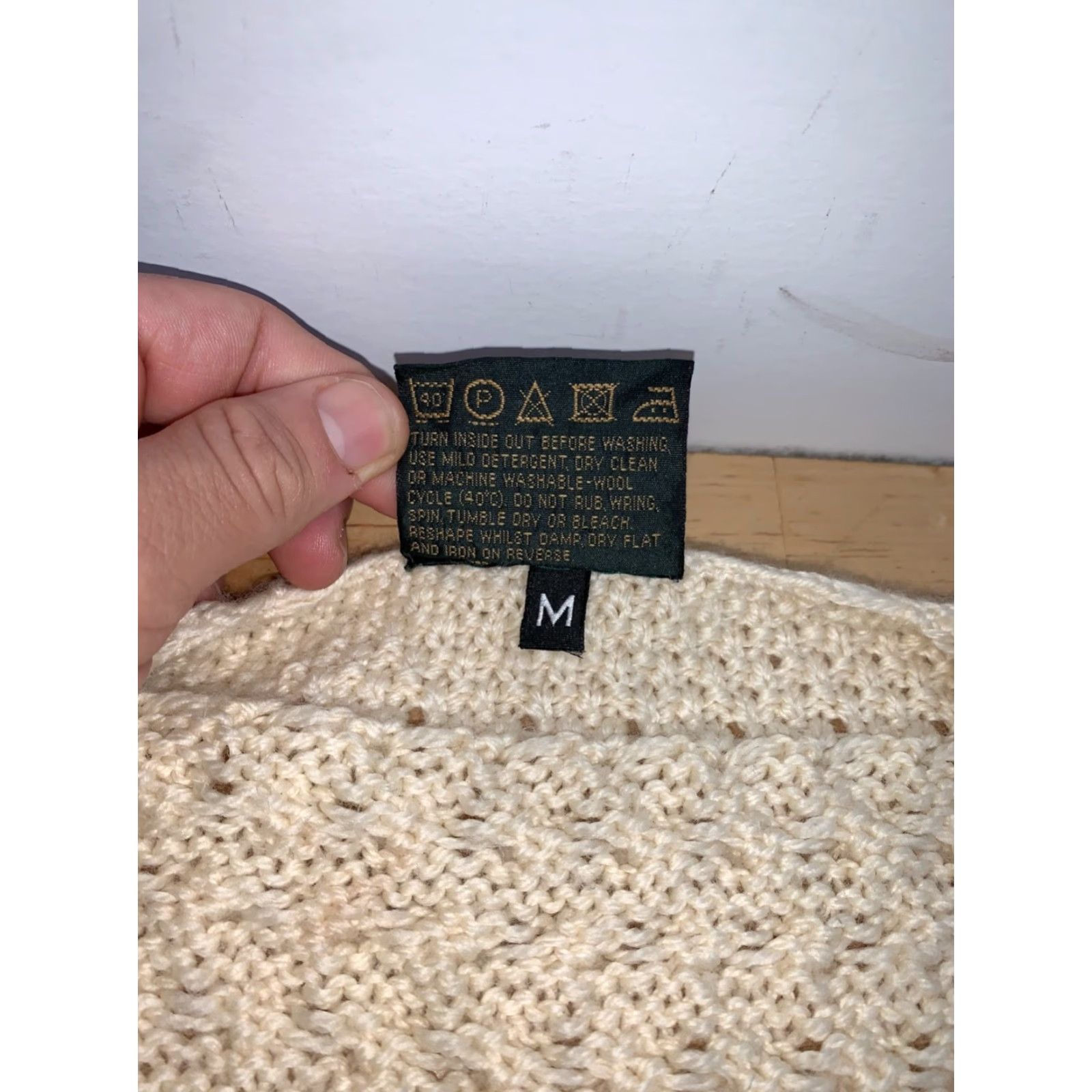 Vintage Carraig Donn Cardigan Womens M Beige Wool Knit Button Knit Casual Long Sleeve Regular Size M Cardigan Wool Beige 12412 Womens Vintage-Style? Size M / US 6-8 / IT 42-44 - 3 Thumbnail