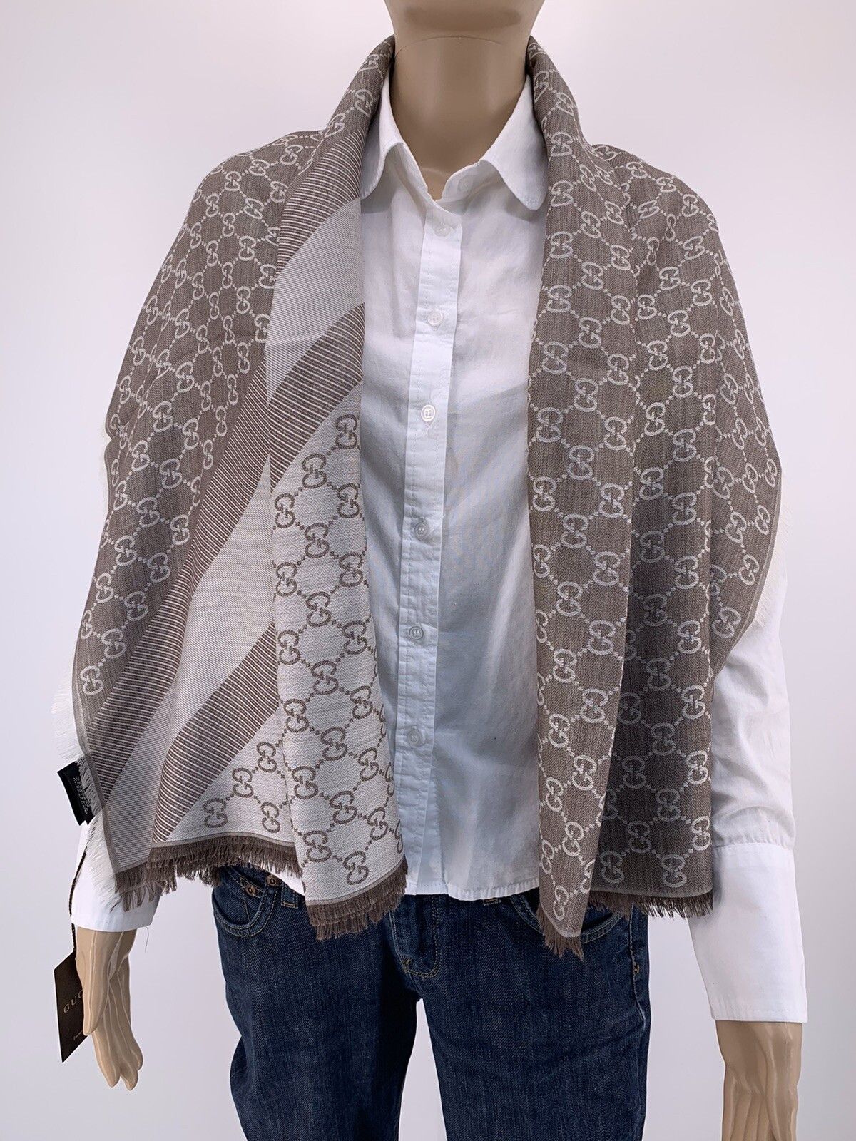 Gucci Size 140x140cm New Gucci Scarves Wool/Silk Size ONE SIZE - 3 Thumbnail