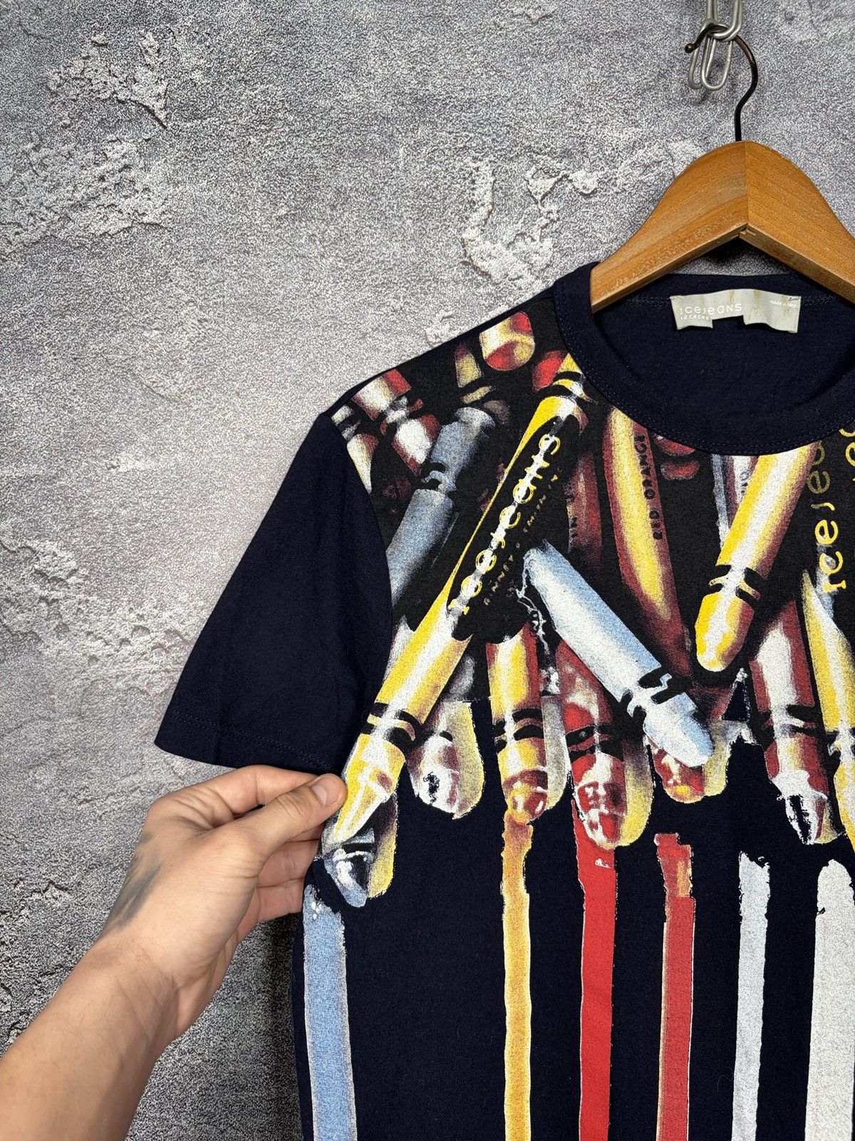 Iceberg Vintage Iceberg Dripping Crayon Print T-shirt Size M Size US M / EU 48-50 / 2 - 4 Thumbnail