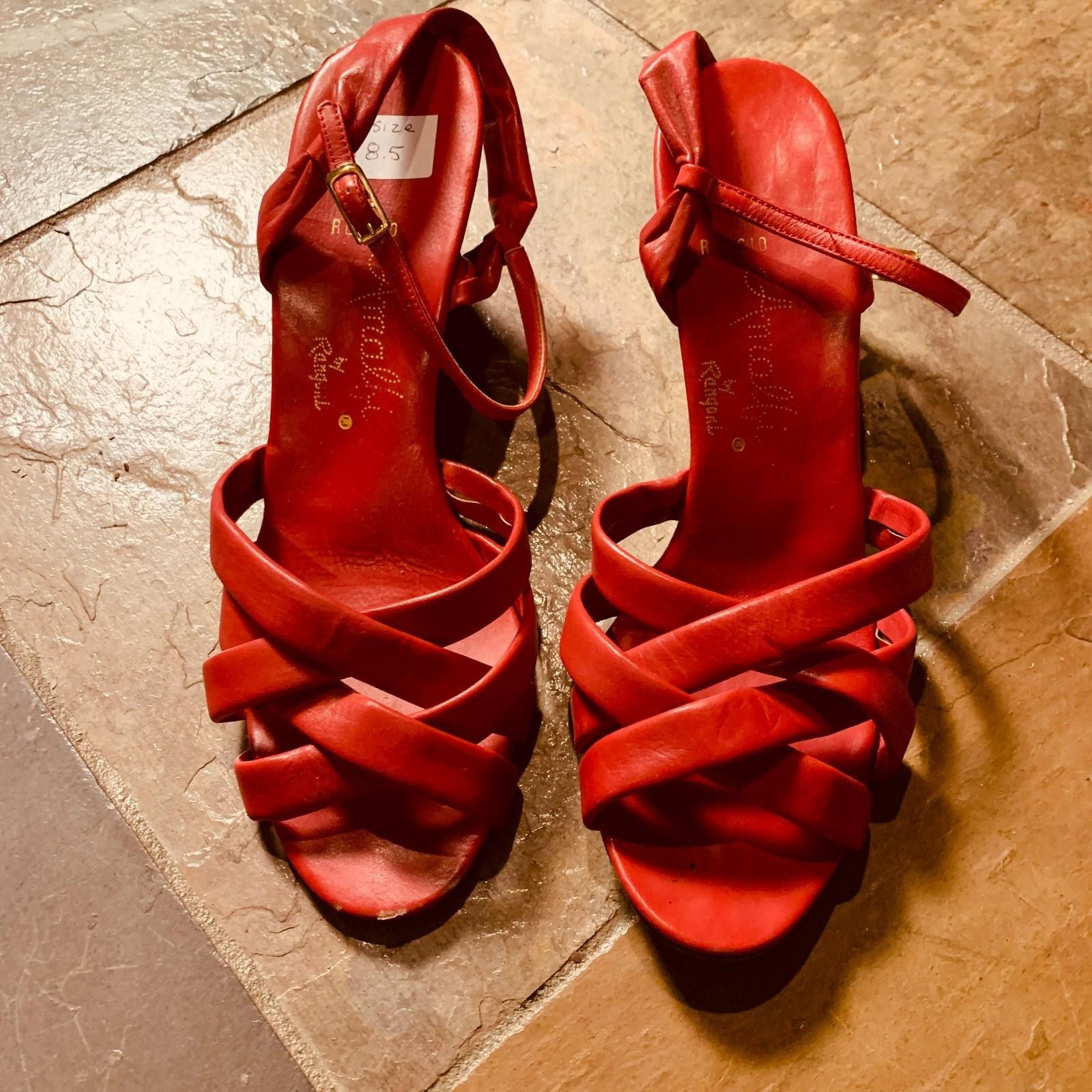Designer Women’s 70’s Amalfi by Rangoni T-Strap Leather Sz.8.5 (G115) Size US 8.5 / IT 38.5 - 1 Thumbnail