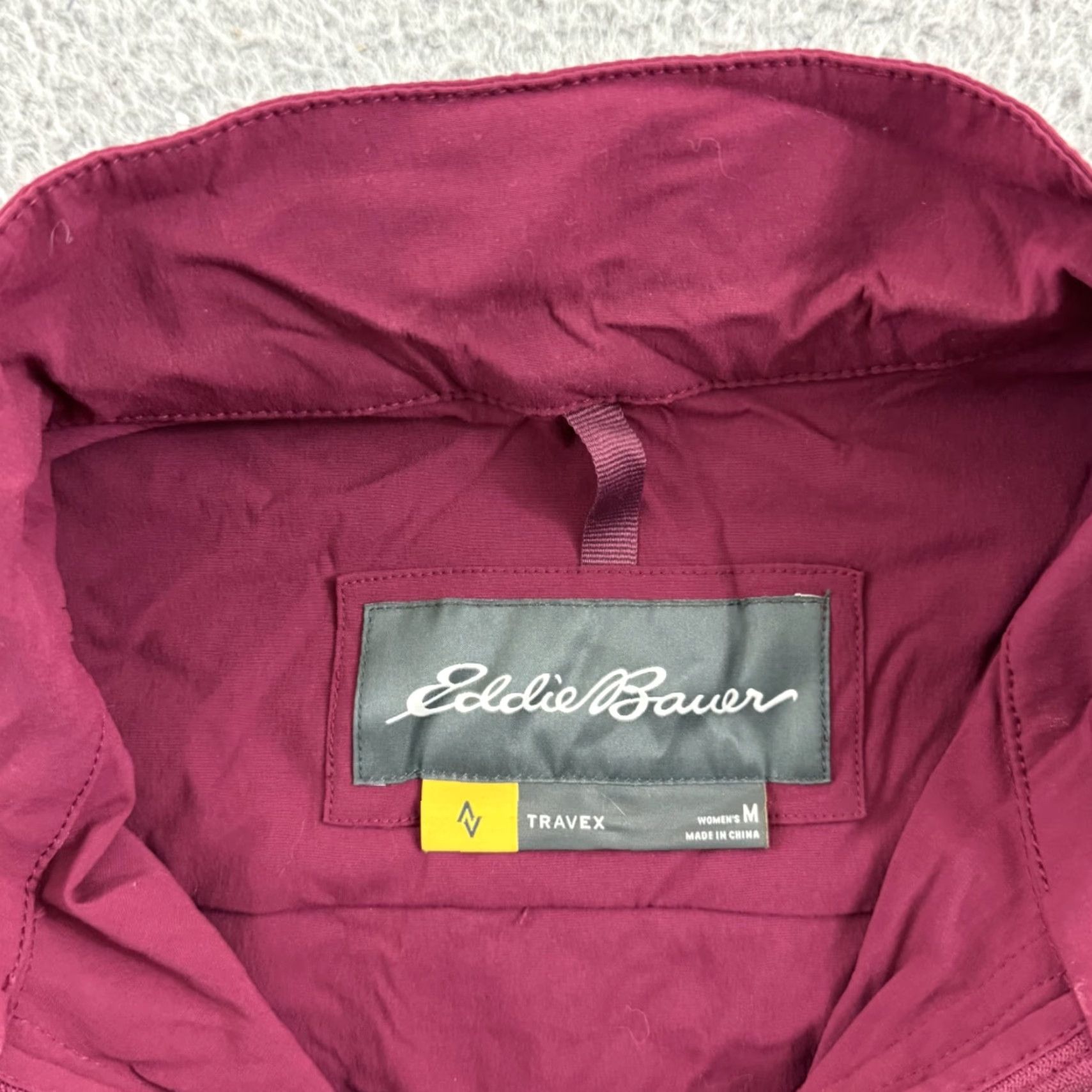 Eddie Bauer VINTAGE? NO — Eddie Bauer Travex Vest Womens Medium Plum Travel Utility Outdoor Zip Pockets Size M / US 6-8 / IT 42-44 - 5 Thumbnail