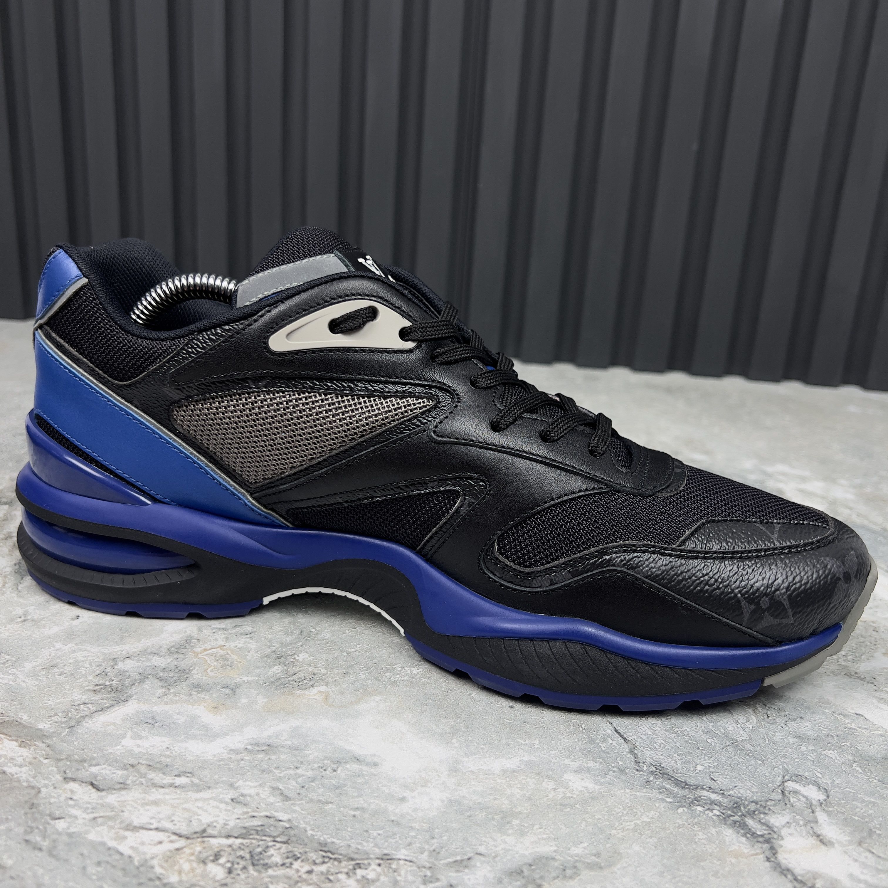 Louis Vuitton Louis Vuitton LV Trail line Sneakers Monogram Mesh Size US 8.5 / EU 41-42 - 4 Thumbnail