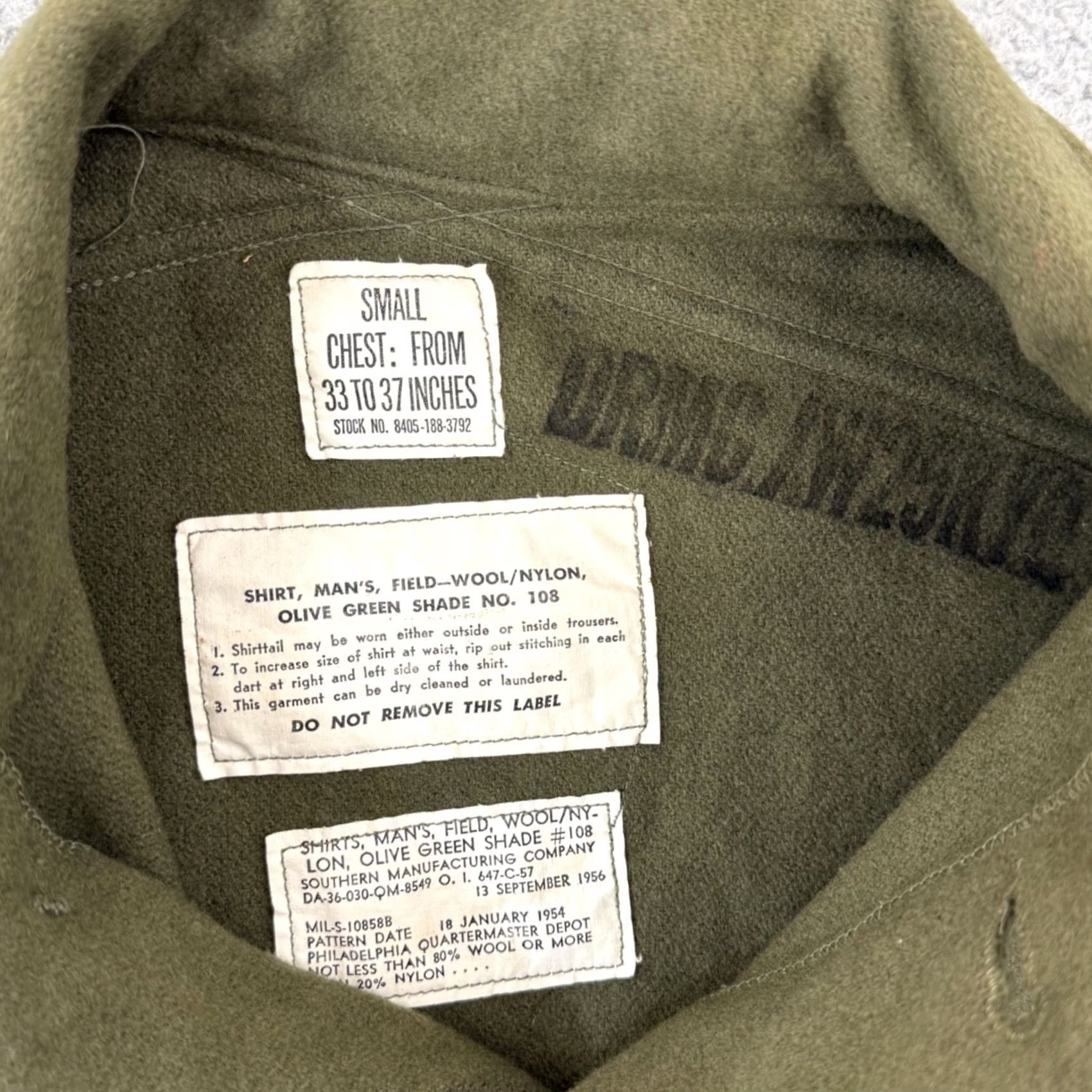 Olive VINTAGE US Army OG 108 Field Shirt Mens Small Wool Button Up Olive Green Army Shirt Size US S / EU 44-46 / 1 - 6 Thumbnail