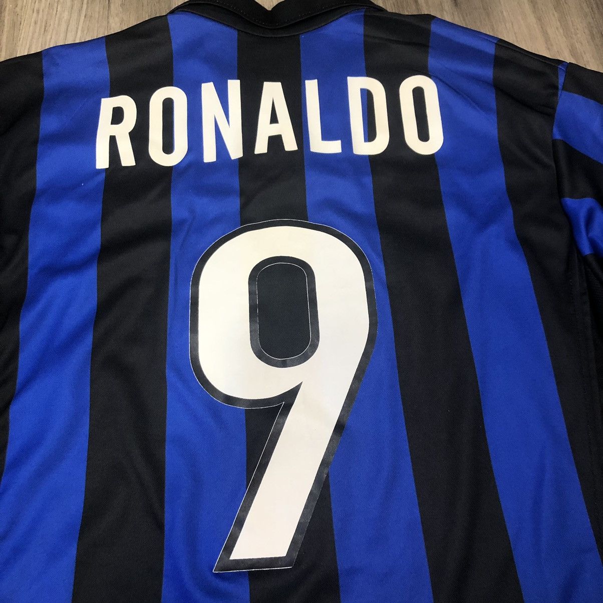 Nike Inter Milan 98/99 home shirt #9 Ronaldo Size US M / EU 48-50 / 2 - 7 Thumbnail