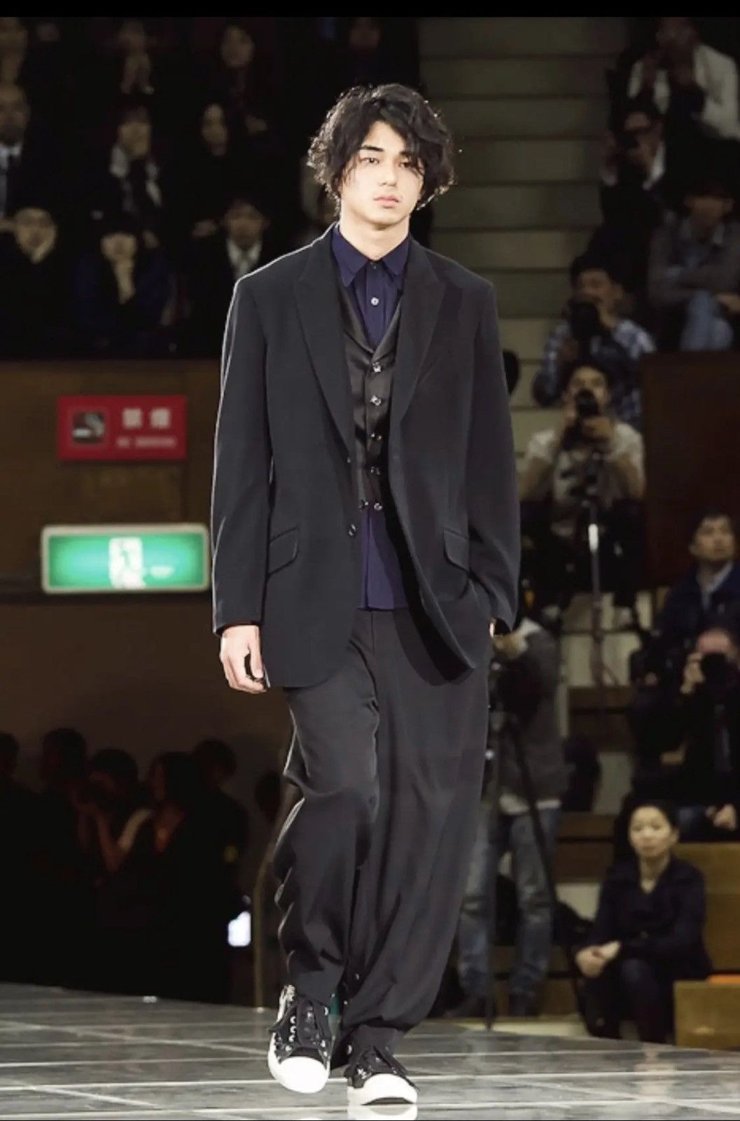 Yohji Yamamoto VINTAGE YOHJI YAMAMOTO NAVY BLUE BLAZER Size US M / EU 48-50 / 2 - 1 Thumbnail