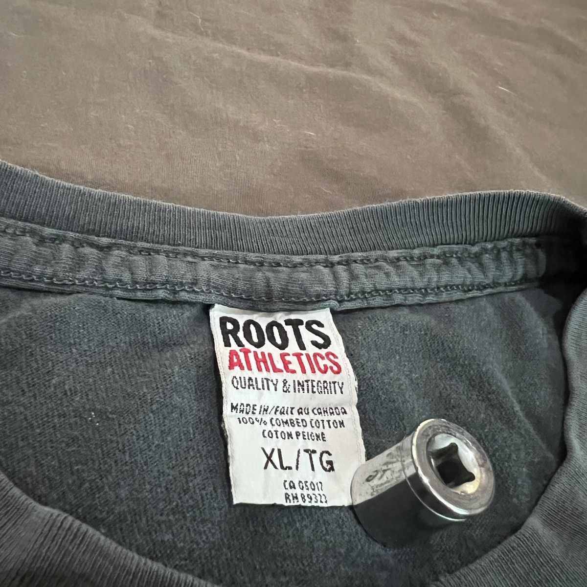 NHL Vintage 2002 Roots Champion Hockey Teams Tee Faded Thrashed Size US XL / EU 56 / 4 - 4 Thumbnail