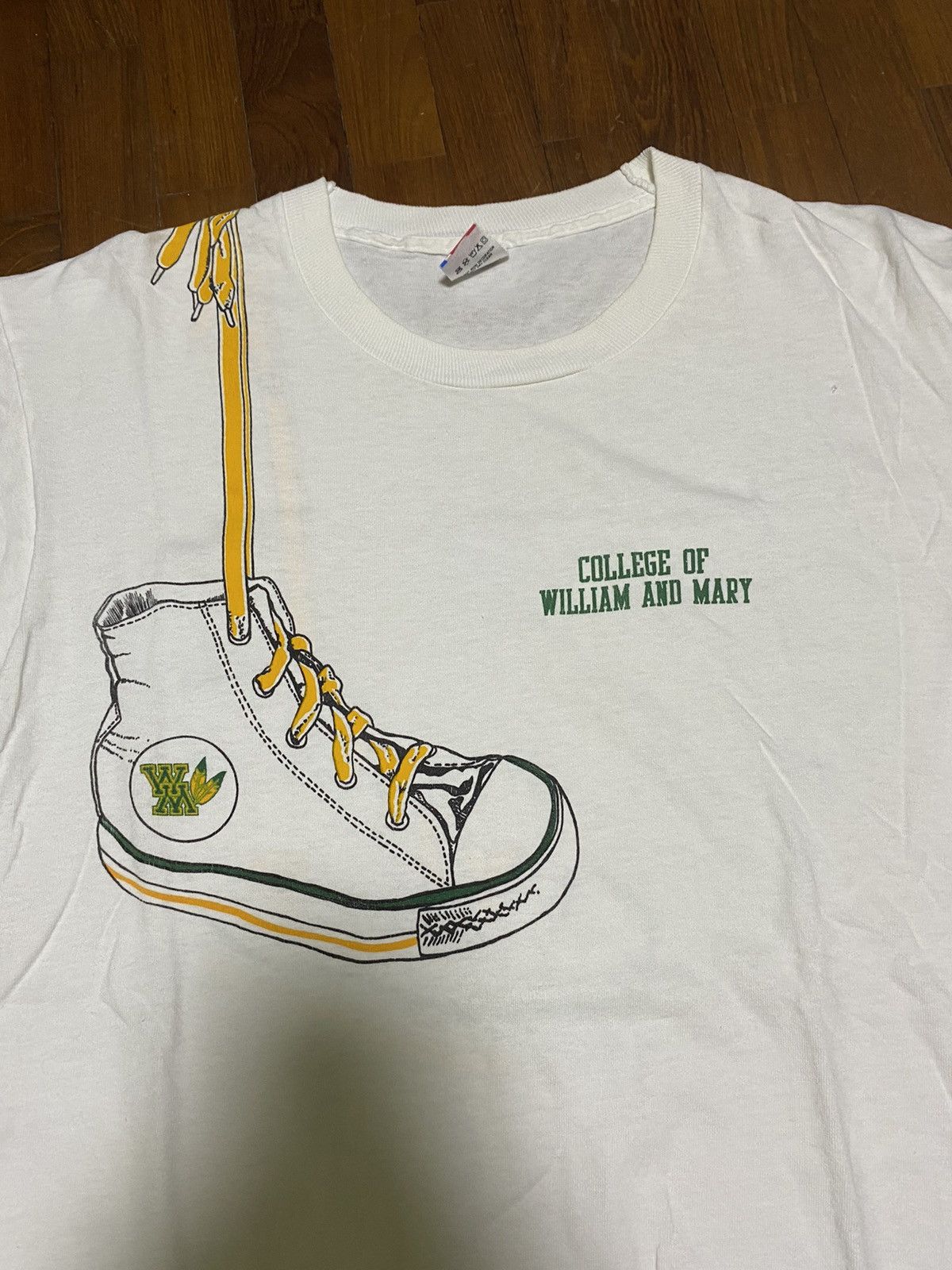 Vintage 90s College of William and Mary Sneaker Laces Tee