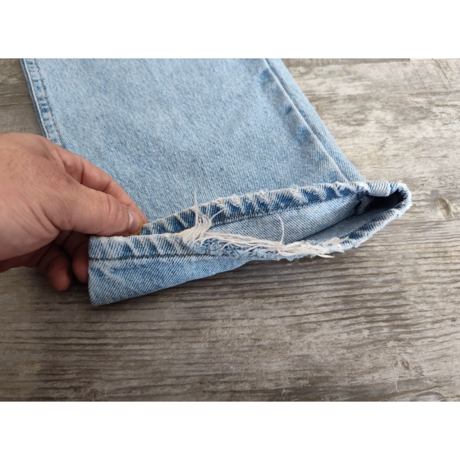 Lee VINTAGE Lee Jeans Mens 32x30 Denim Straight Leg Light Wash 90s Bohemian Casual Size US 32 / EU 48 - 2 Thumbnail