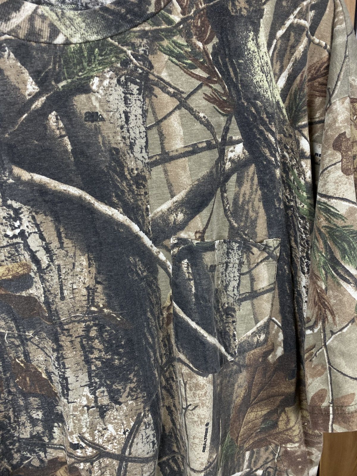 Realtree 🌳Vintage T-Shirt Realtree Overprint Monogram Tree Tee🌳 Size US XXL / EU 58 / 5 - 2 Thumbnail