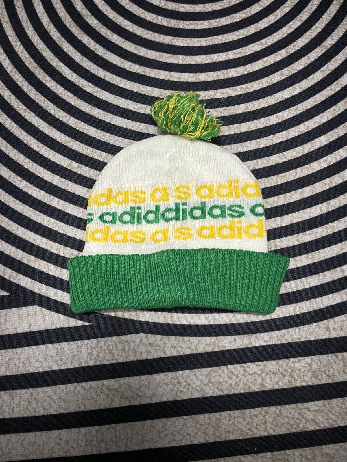 Adidas VINTAGE Y2K ADIDAS MULTICOLOUR BEANIE HAT Size ONE SIZE - 1 Thumbnail