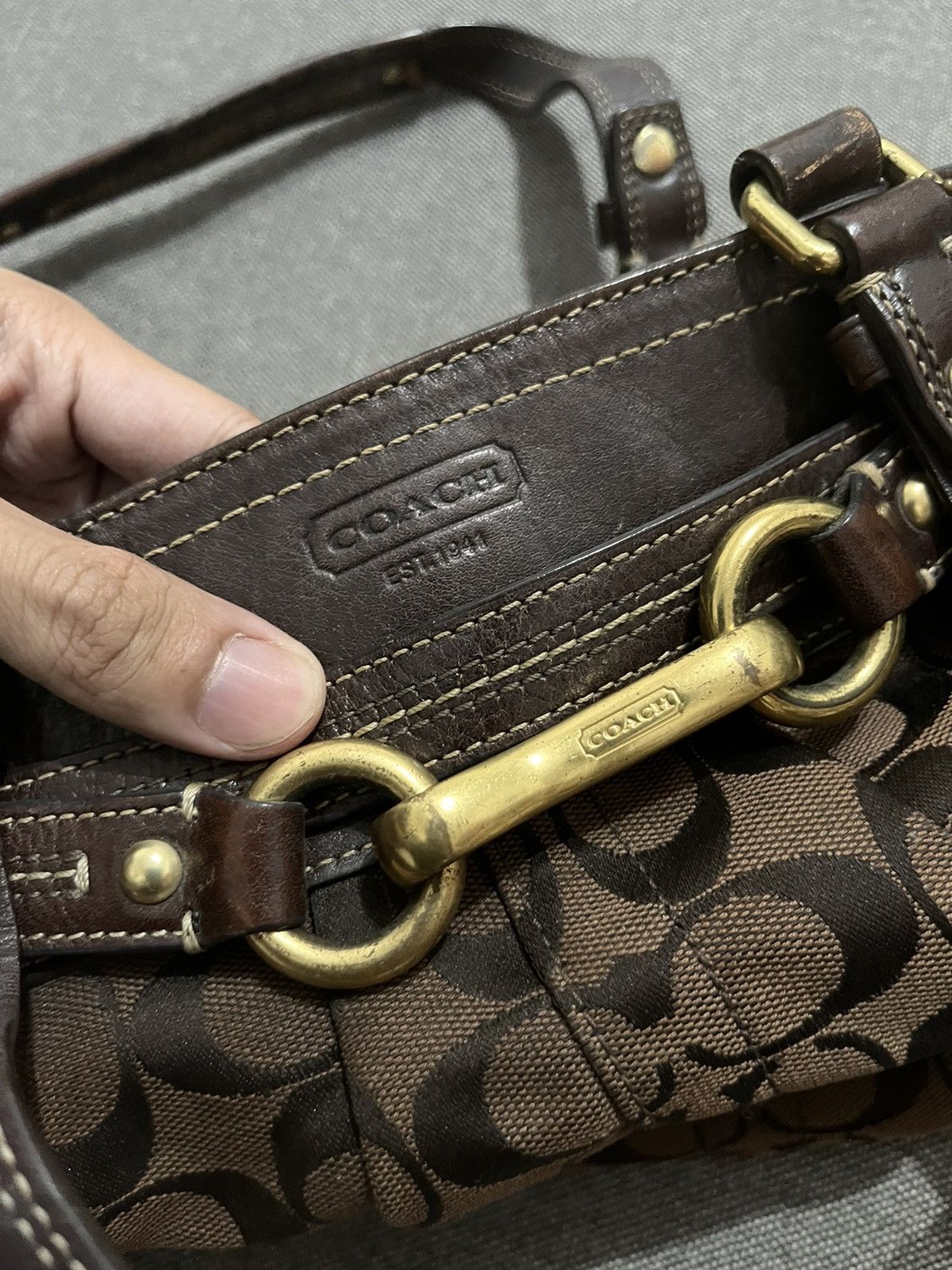 Coach ❌SOLD❌Vtg’ Coach 2000s shoulder bag🤎 Size ONE SIZE - 4 Thumbnail