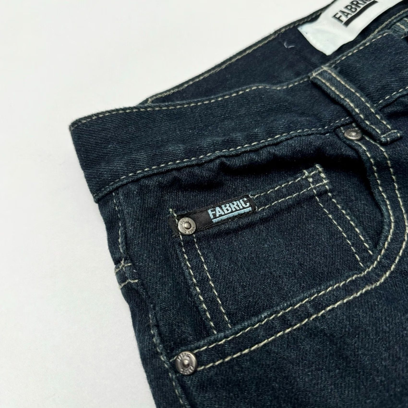 Vintage Fabric Jeans 32x32 Regular Fit Denim Dark Indigo Wash Y2K Button Fly Mens Jeans Waist 32 Inseam 32 Blue Straight Denim Fabric Brand Mens Jeans 32x32 Size US 32 / EU 48 - 2 Thumbnail