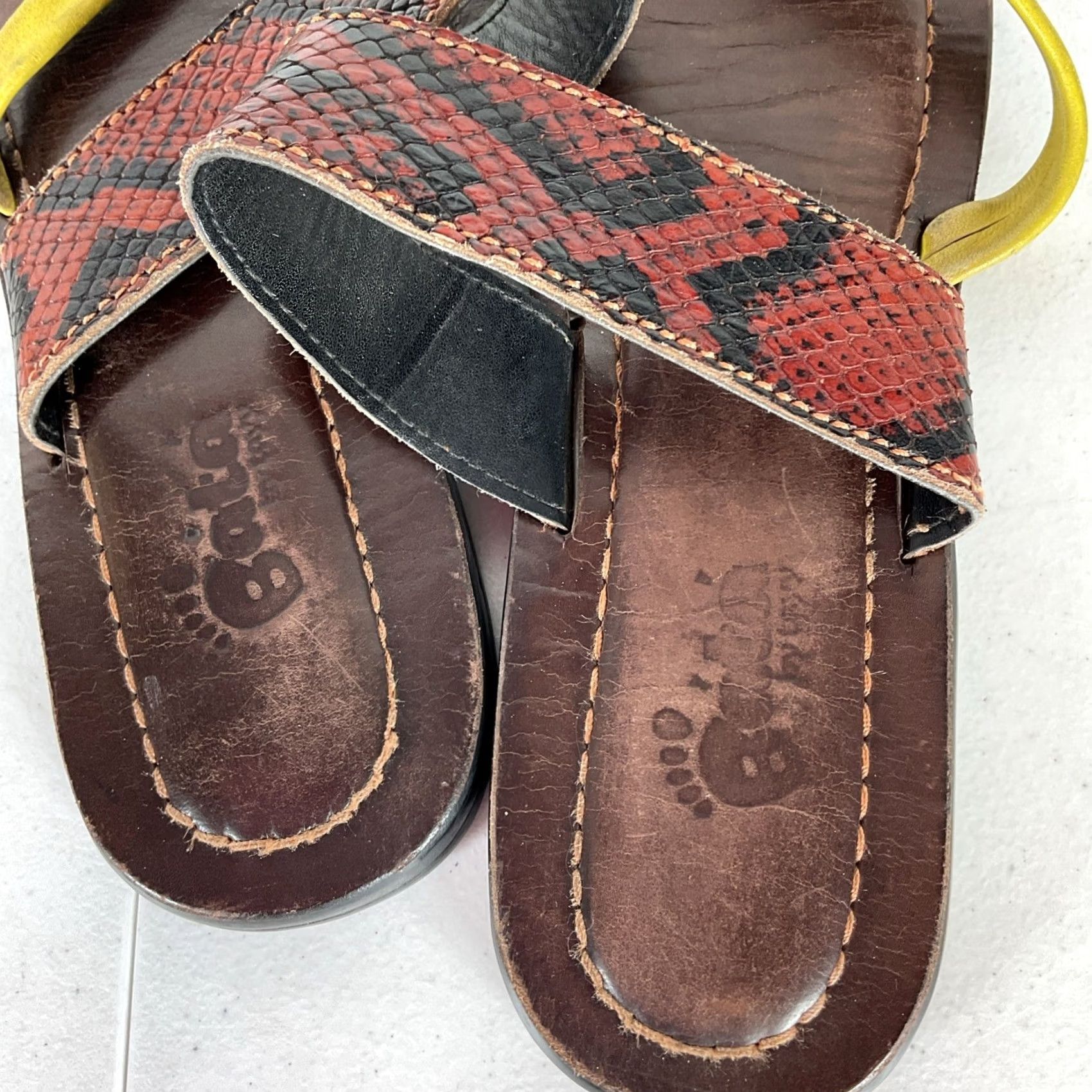 Bata VINTAGE Bata Red Snakeskin Leather Strappy Flat Toe Post Sandals Women 9 ITALY Size US 9 / IT 39 - 3 Thumbnail