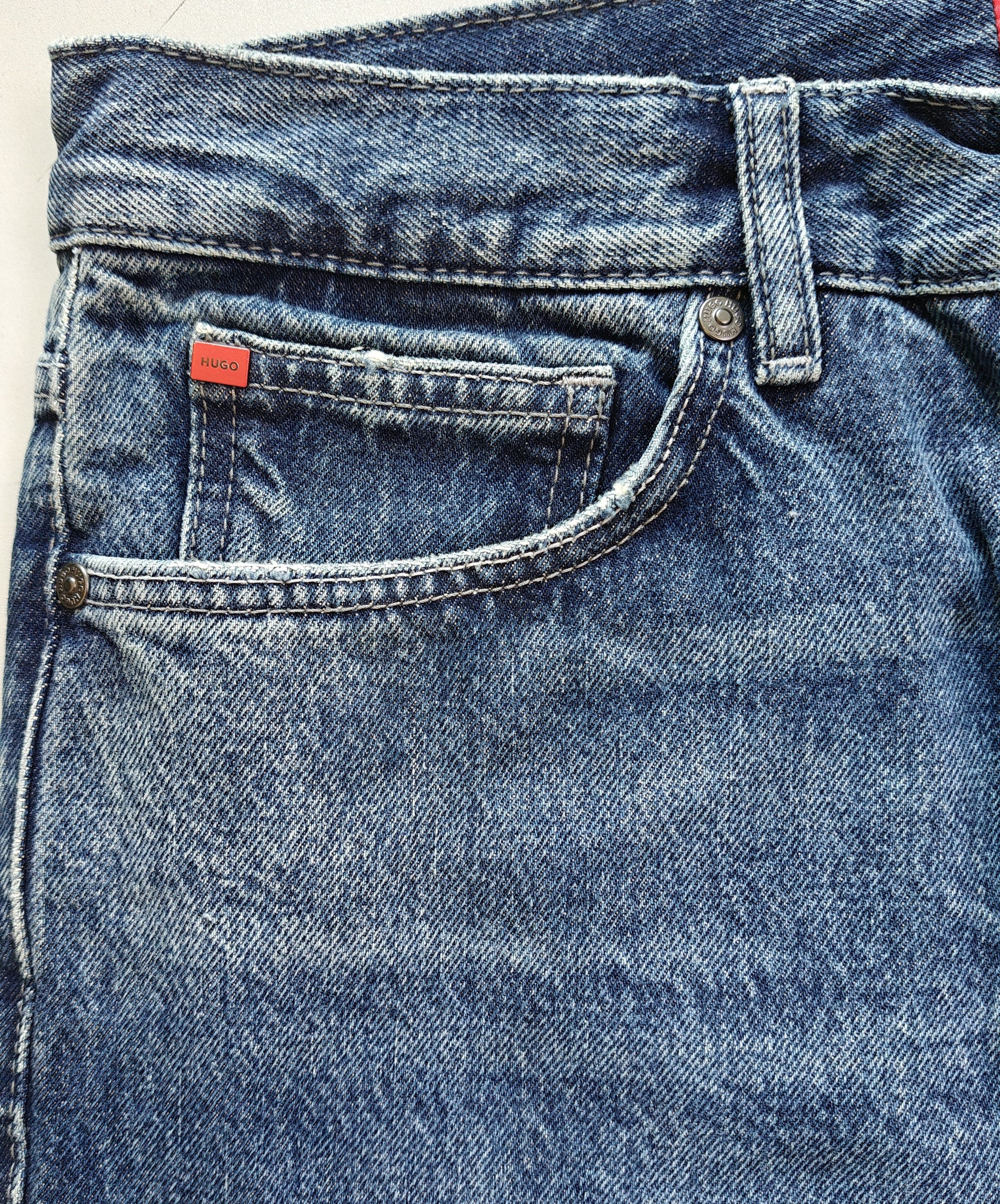 Hugo HUGO Relaxed Tapered Fit men's Jeans Free Shipping T/6078 Size US 31 - 11 Thumbnail