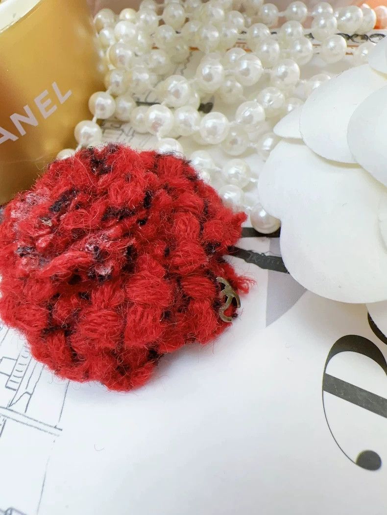 Chanel Chanel Red Mini Camellia Brooch Size ONE SIZE - 2 Thumbnail