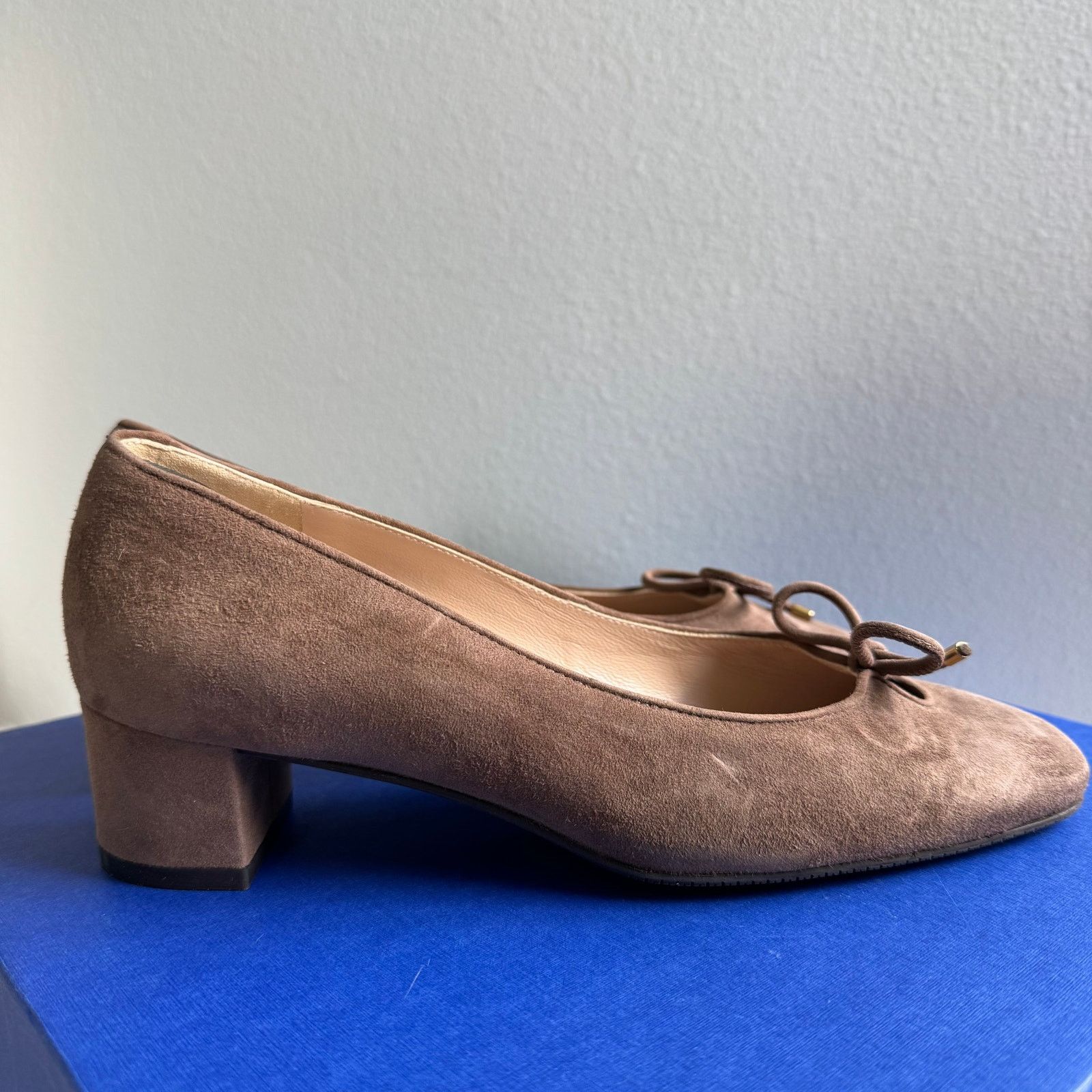 Stuart Weitzman Stuart Weitzman Gabby 45 Taupe Suede Almond Toe Bow Pumps Size US 6.5 / IT 36.5 - 2 Thumbnail
