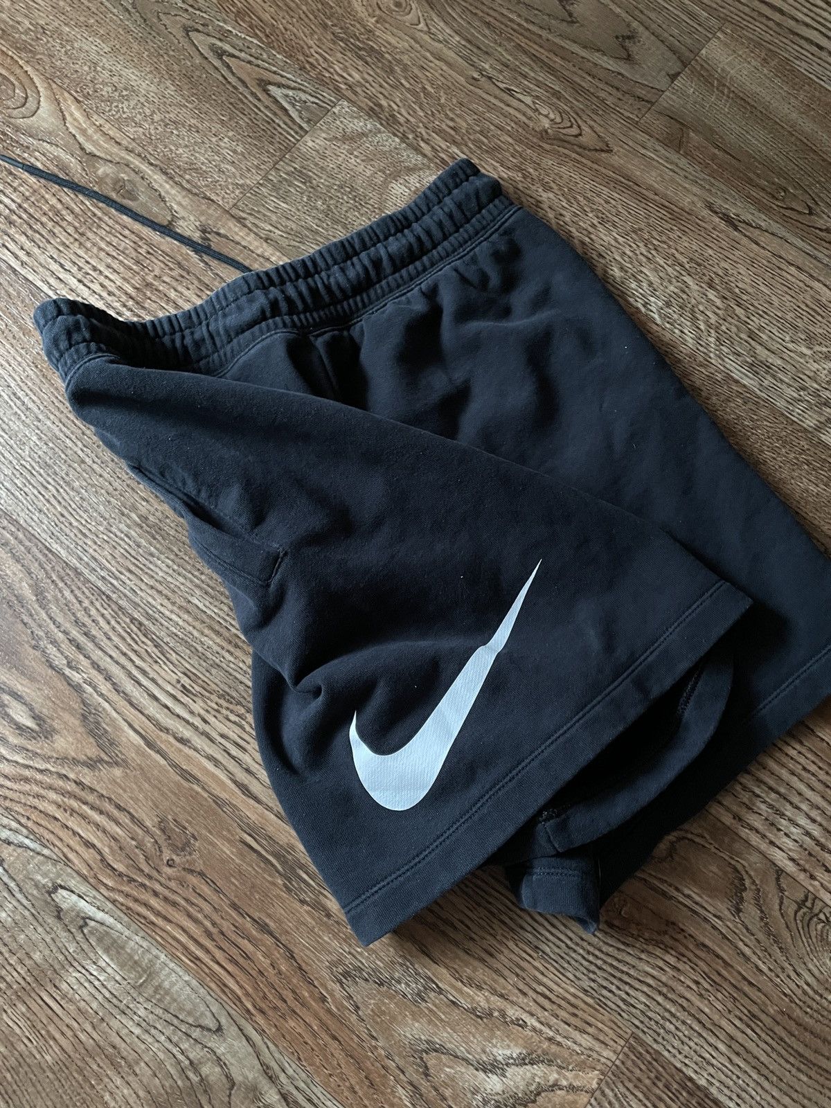 Nike Nike Shorts Big Swoosh Logo Small Black like New Size US 30 / EU 46 - 4 Thumbnail