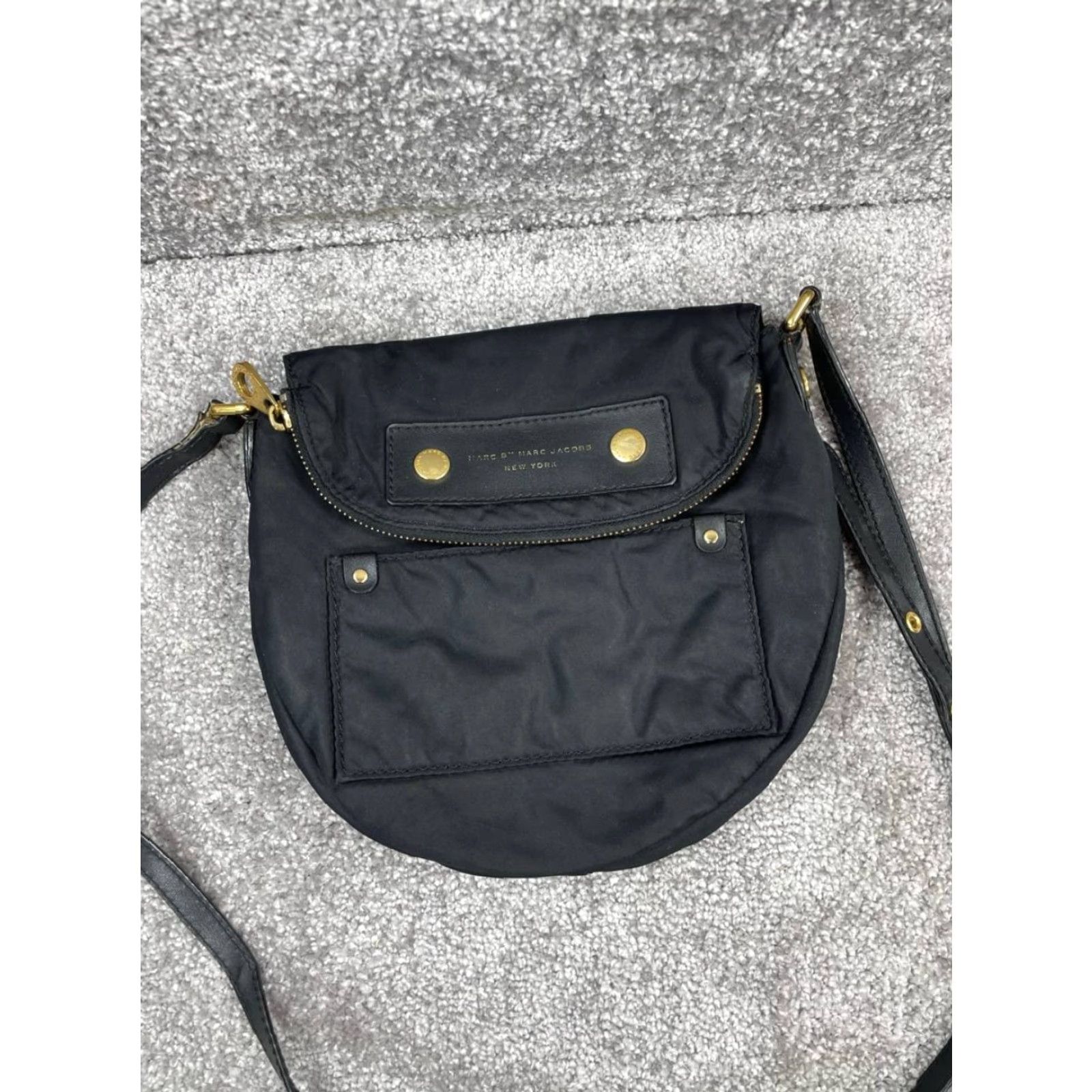 Marc by Marc Jacobs Marc by Marc Jacobs Natasha Crossbody Bags Womens Black Zip Adjustable Strap Crescent 8.5 in x 9 in Medium Leather Size ONE SIZE - 2 Thumbnail