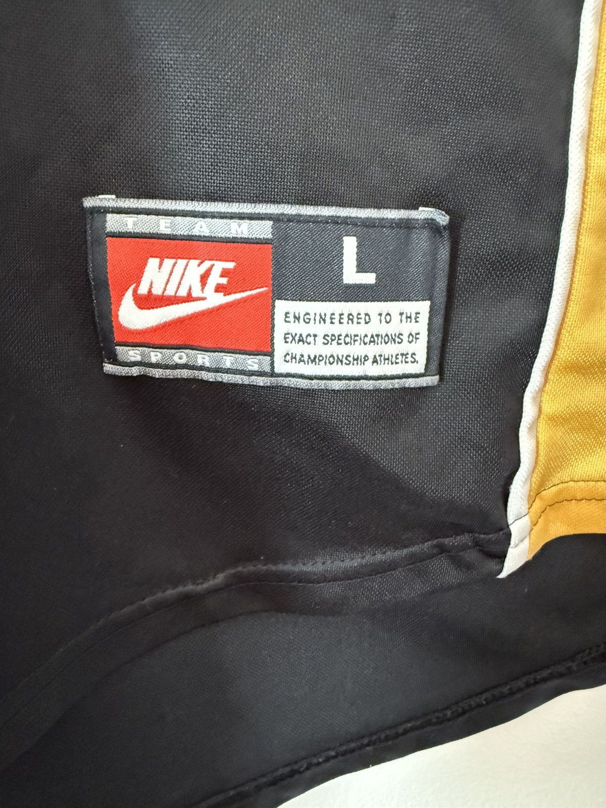 Nike 1998 Borussia Dortmund Jersey Size US L / EU 52-54 / 3 - 2 Thumbnail