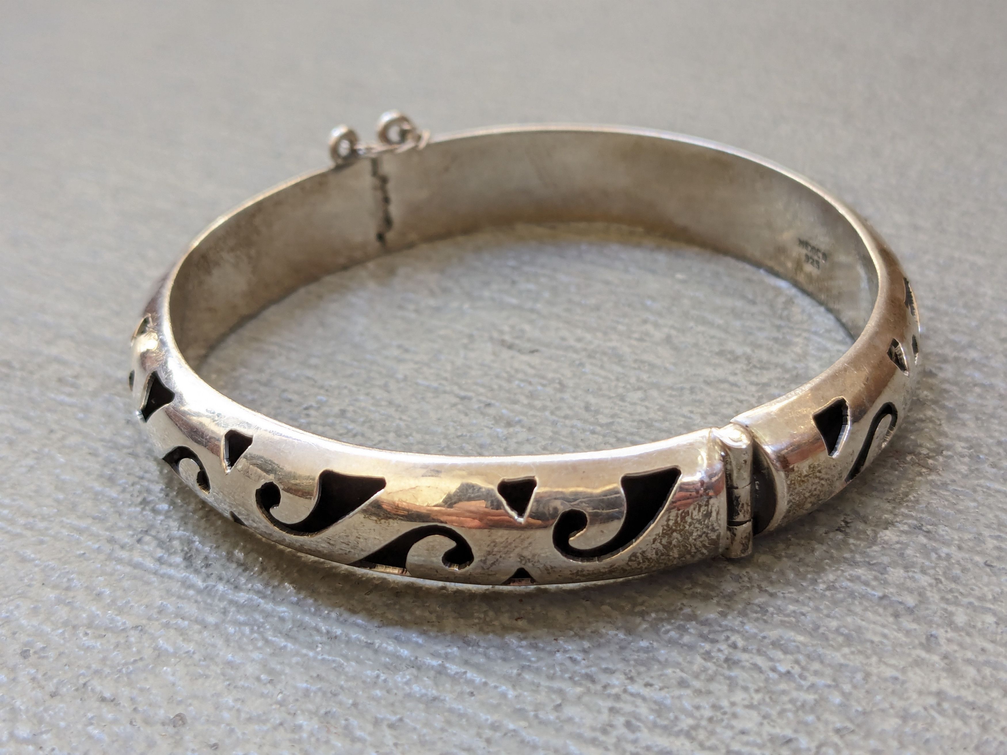 Jewelry Vintage Sterling Silver Bracelet Bangle Hinge Clamper Mexico Size ONE SIZE - 6 Thumbnail