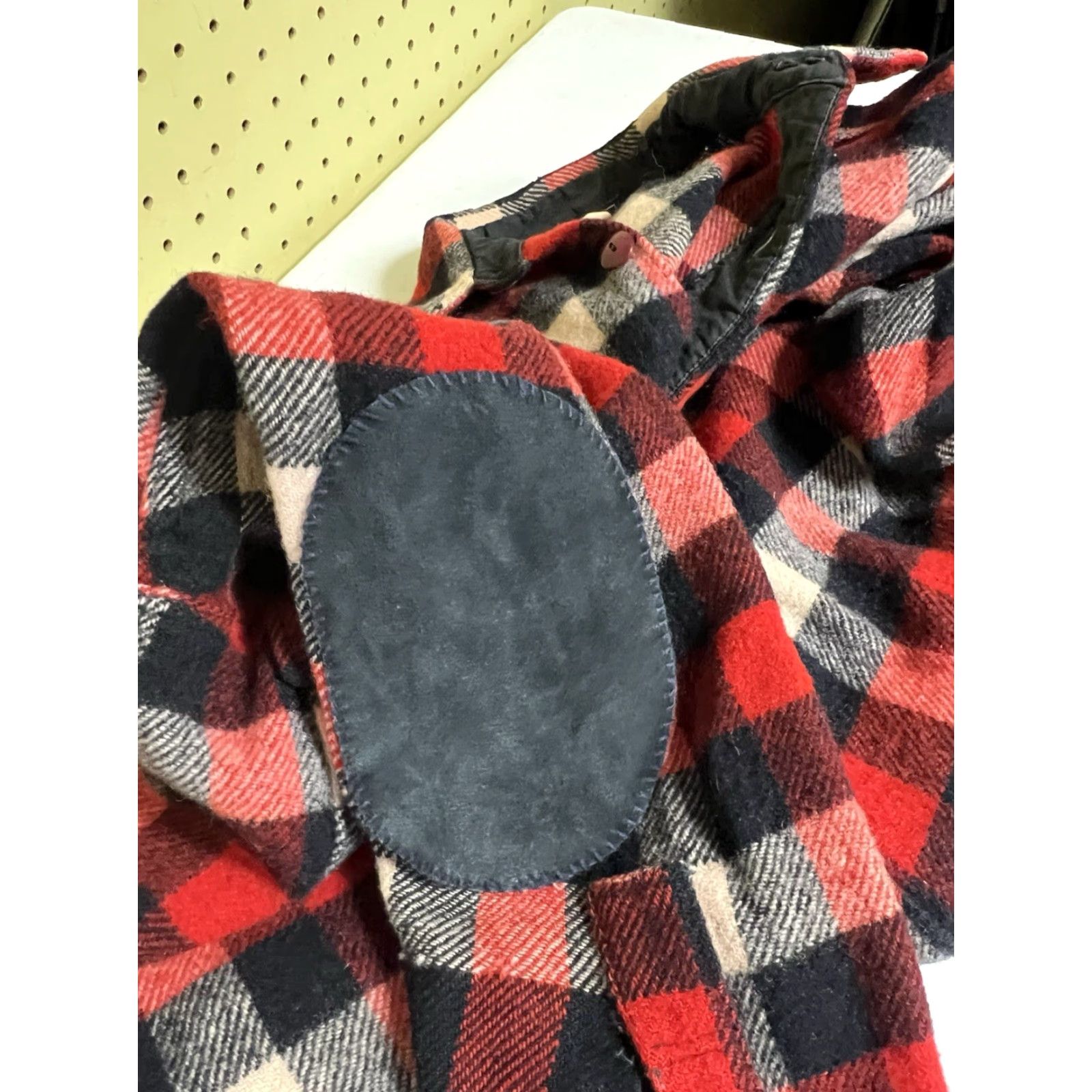 Vintage VINTAGE Woolrich Shirt Buffalo Plaid Heavy Wool Shirt Red Black USA M Size US M / EU 48-50 / 2 - 3 Thumbnail