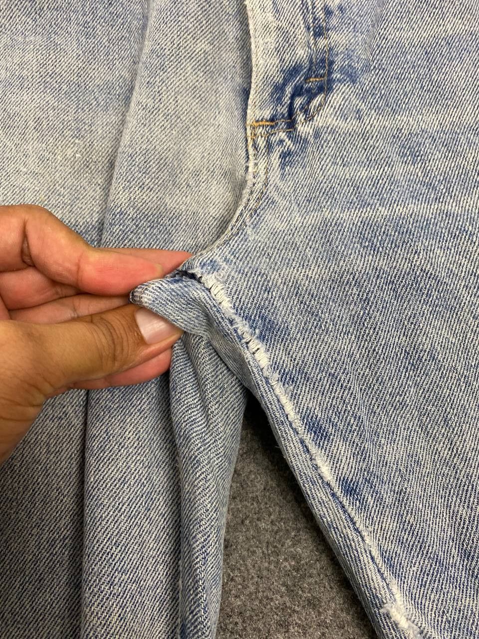 Wrangler vintage wrangler lightwash distressed denim Size US 37 - 13 Thumbnail