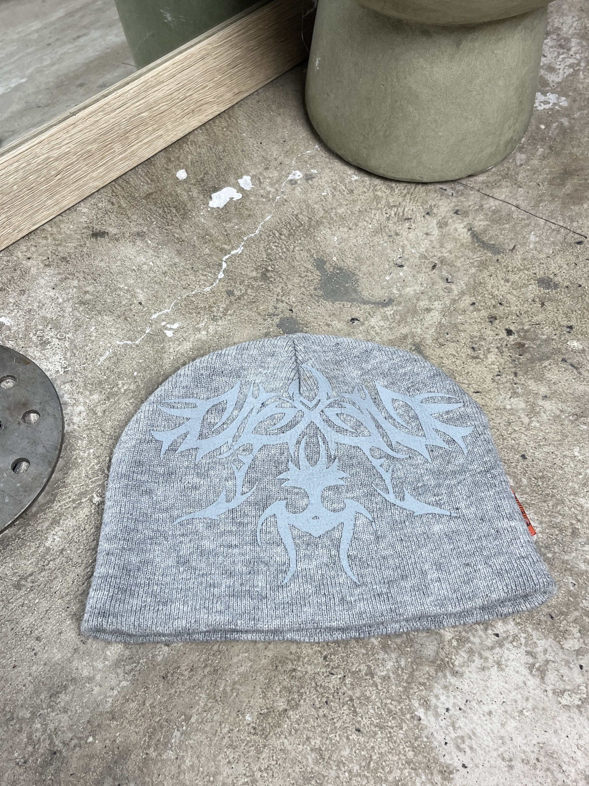 Vintage EXTREMITIES GREY TRIBAL BEANIE - № 4527 Size ONE SIZE - 1 Thumbnail