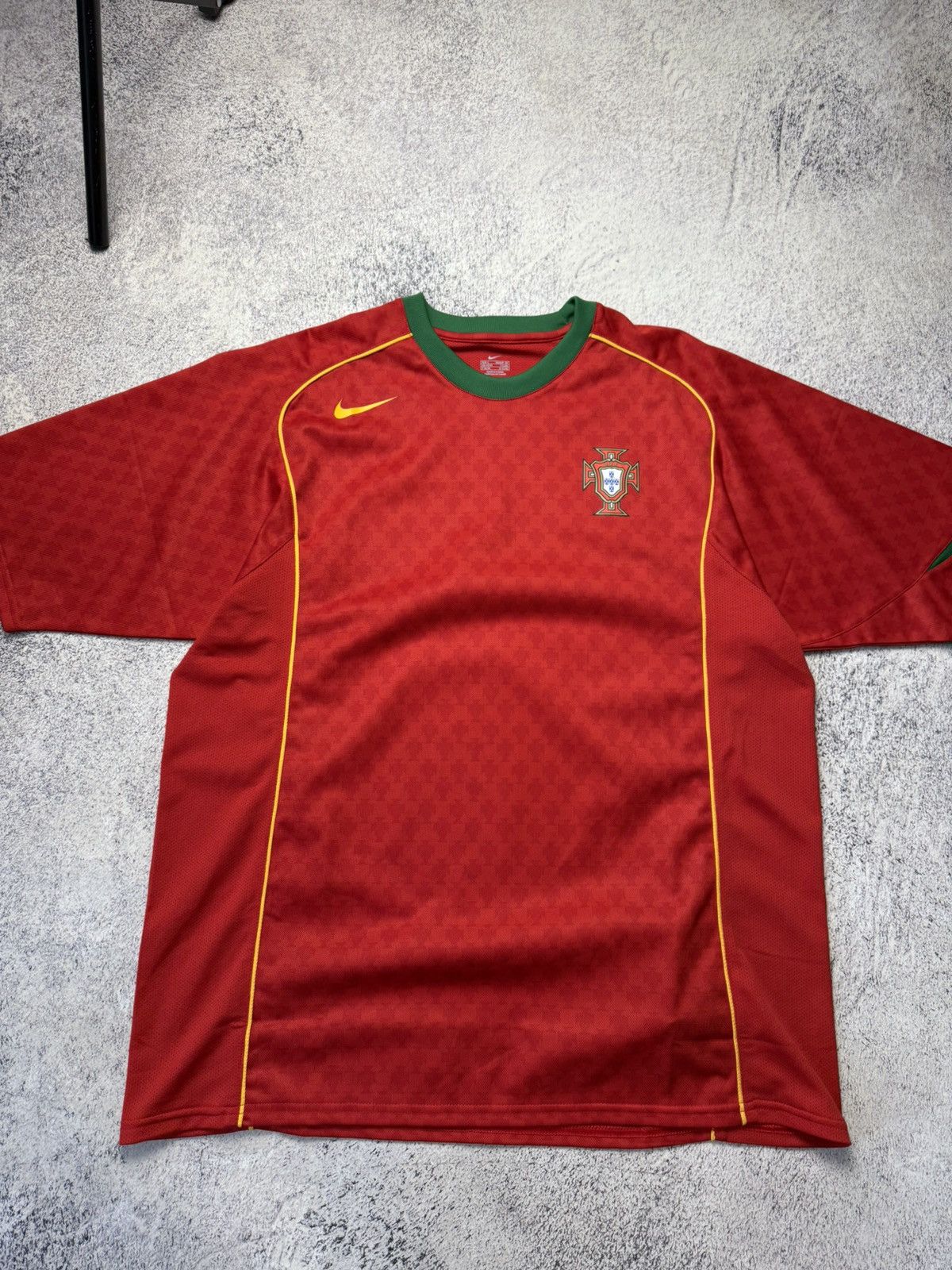 Nike Vintage Nike Portugal 2004 Home Football Shirt Soccer Jersey Size US L / EU 52-54 / 3 - 2 Thumbnail