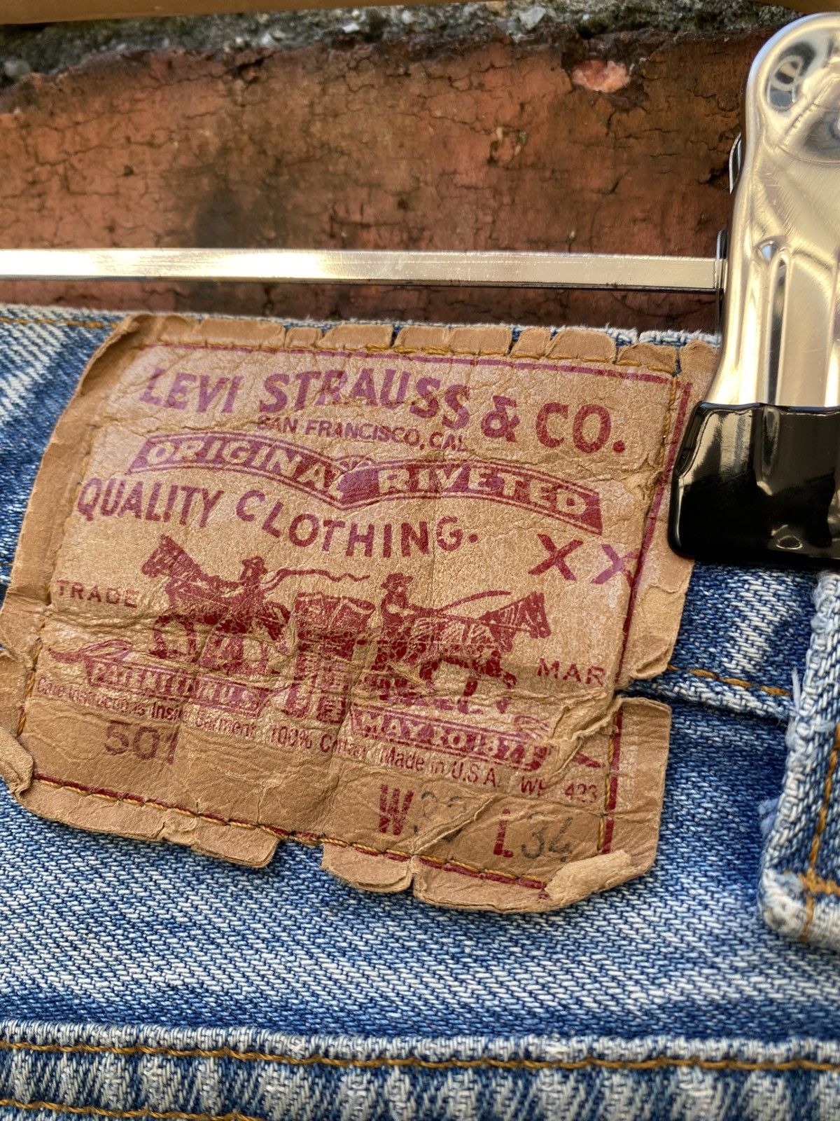 Levi's × Levi's Vintage Clothing × Vintage W32x32 vintage 90s levi's 501 distressed made in USA Size US 32 / EU 48 - 7 Thumbnail